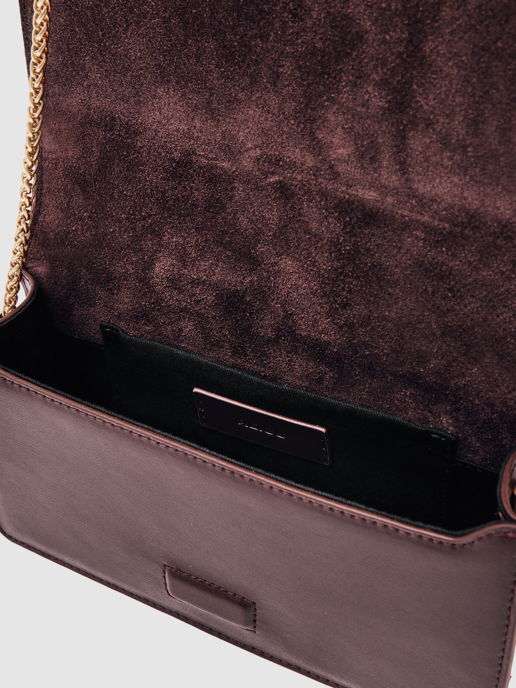 Kožená taška přes rameno s řetízkem v vínové barvě - Obrázek 3 z 6