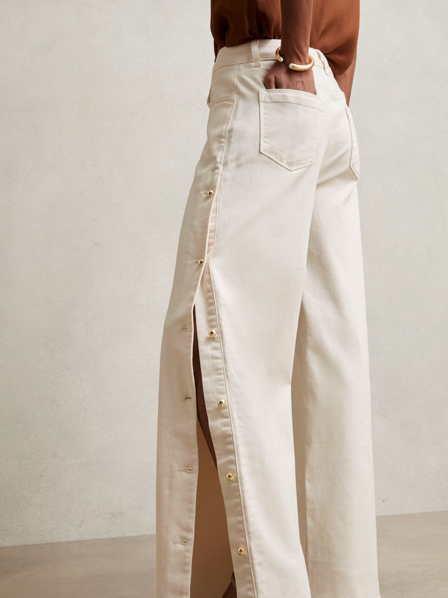 Side Button Wide Leg Jeans in Cream - Image 4 of 6