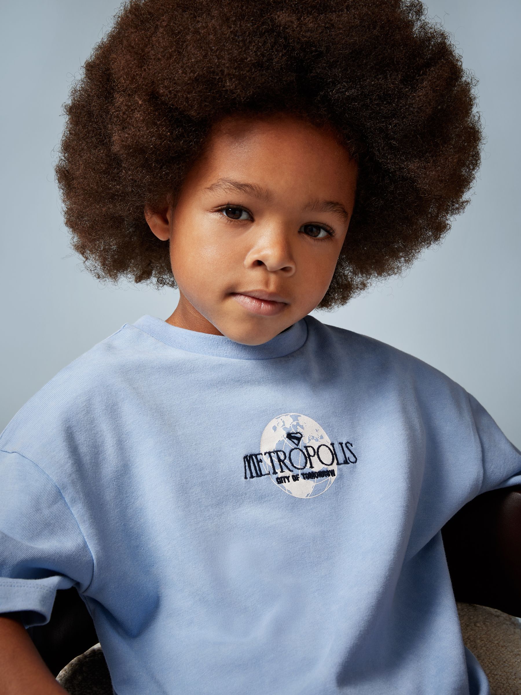 13-14 yrs Superman | Reiss Metropolis Logo T-Shirt in Light Blue - Image 2 of 4