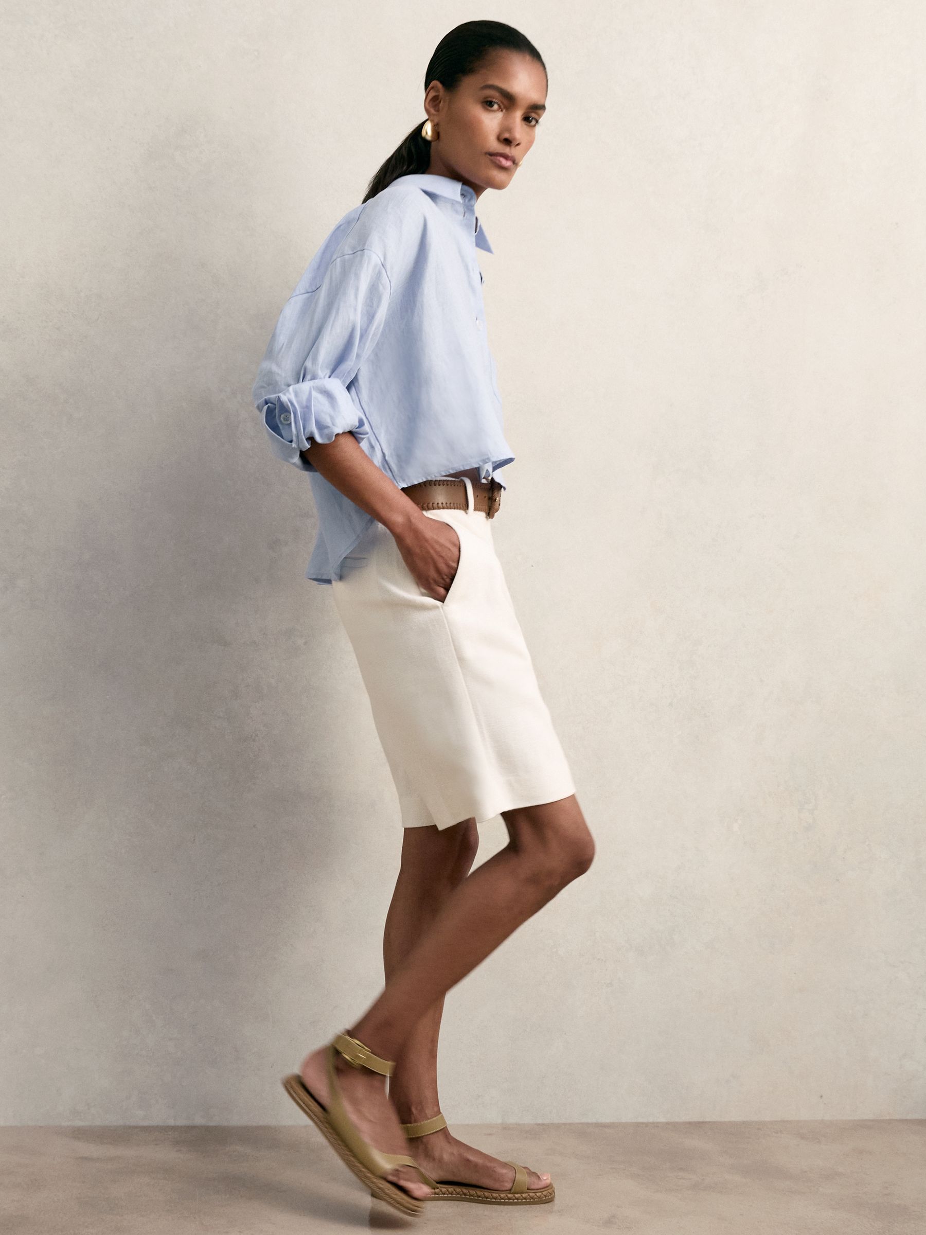 Oversize Linen Cropped Shirt in Blue - Image 3 of 8