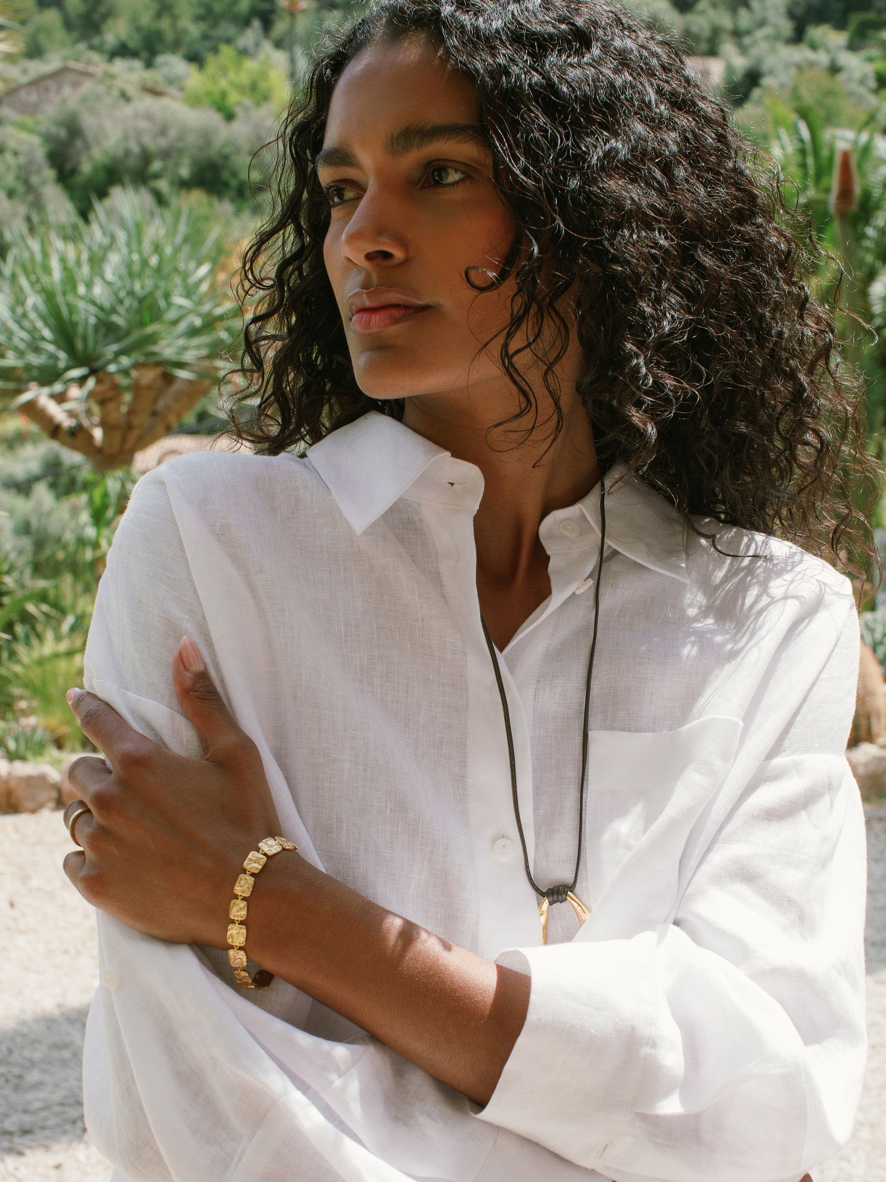 Oversize Linen Cropped Shirt in White - Image 4 of 9