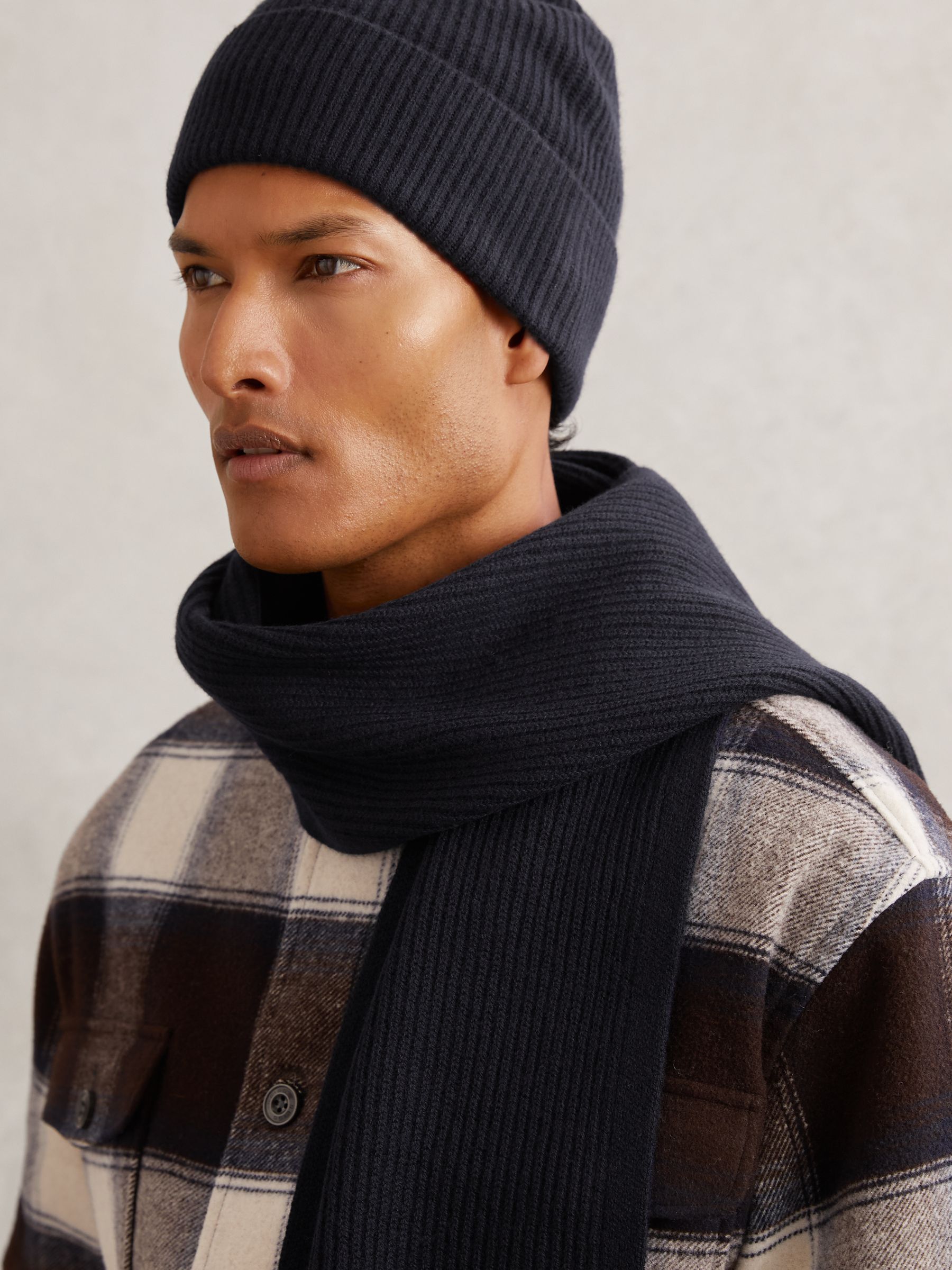 Merino Wool Scarf and Beanie Gift Set in Navy - Image 2 of 7