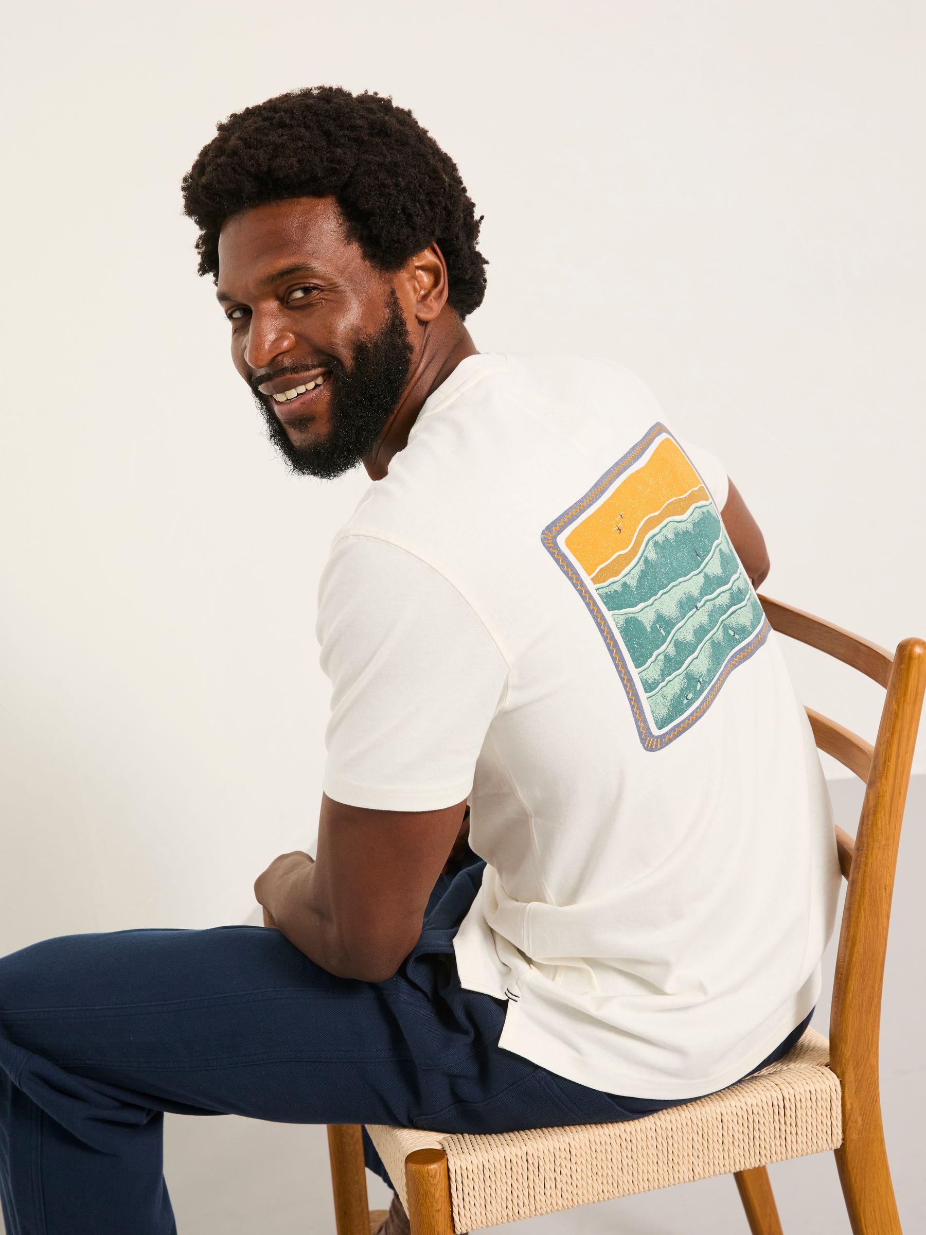 White Surf Scene Graphic Tshirt - Image 5 of 7