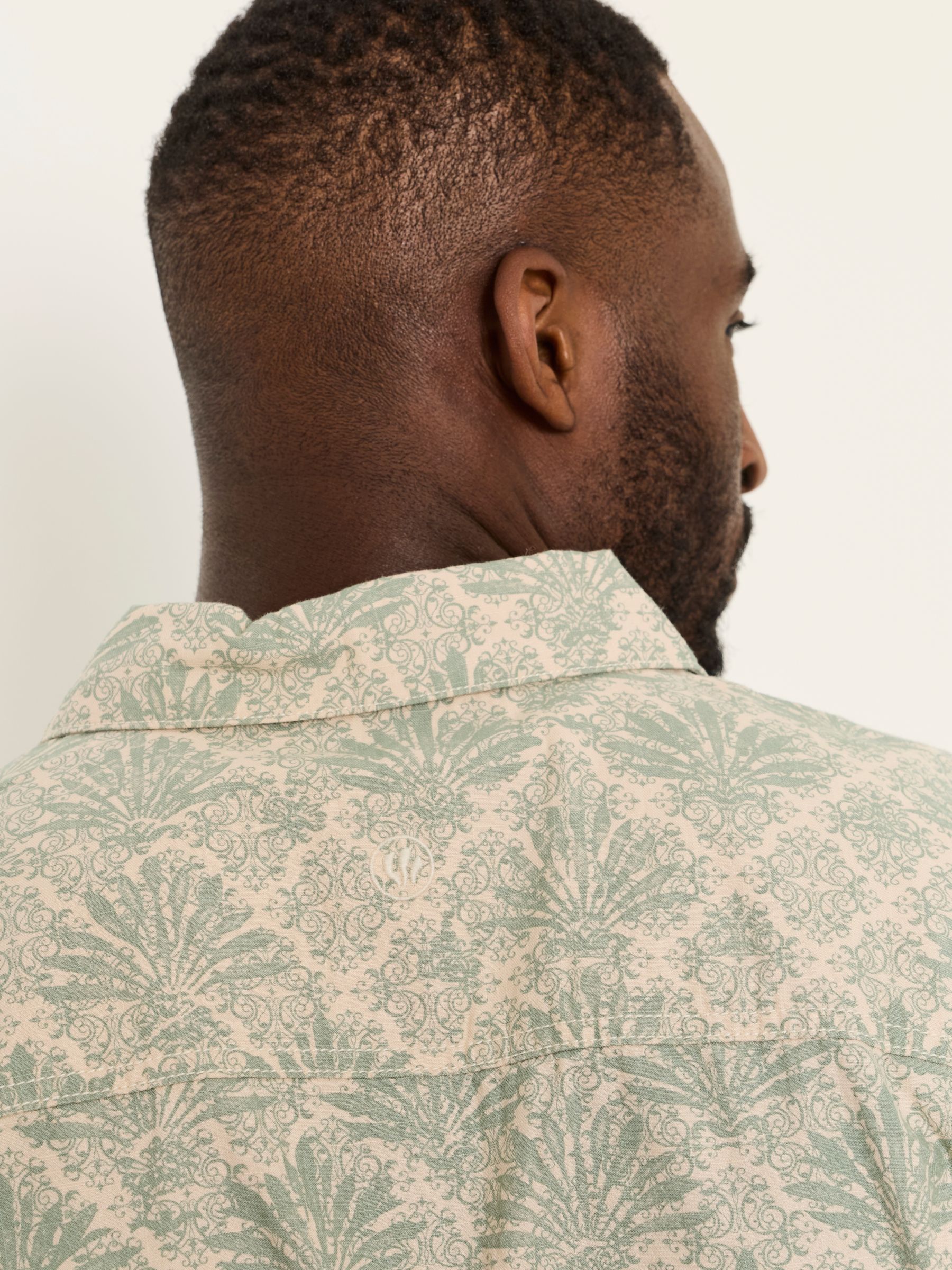Green Haze Short Sleeve Relaxed Fit Deco Palm Print Shirt - Image 5 of 6
