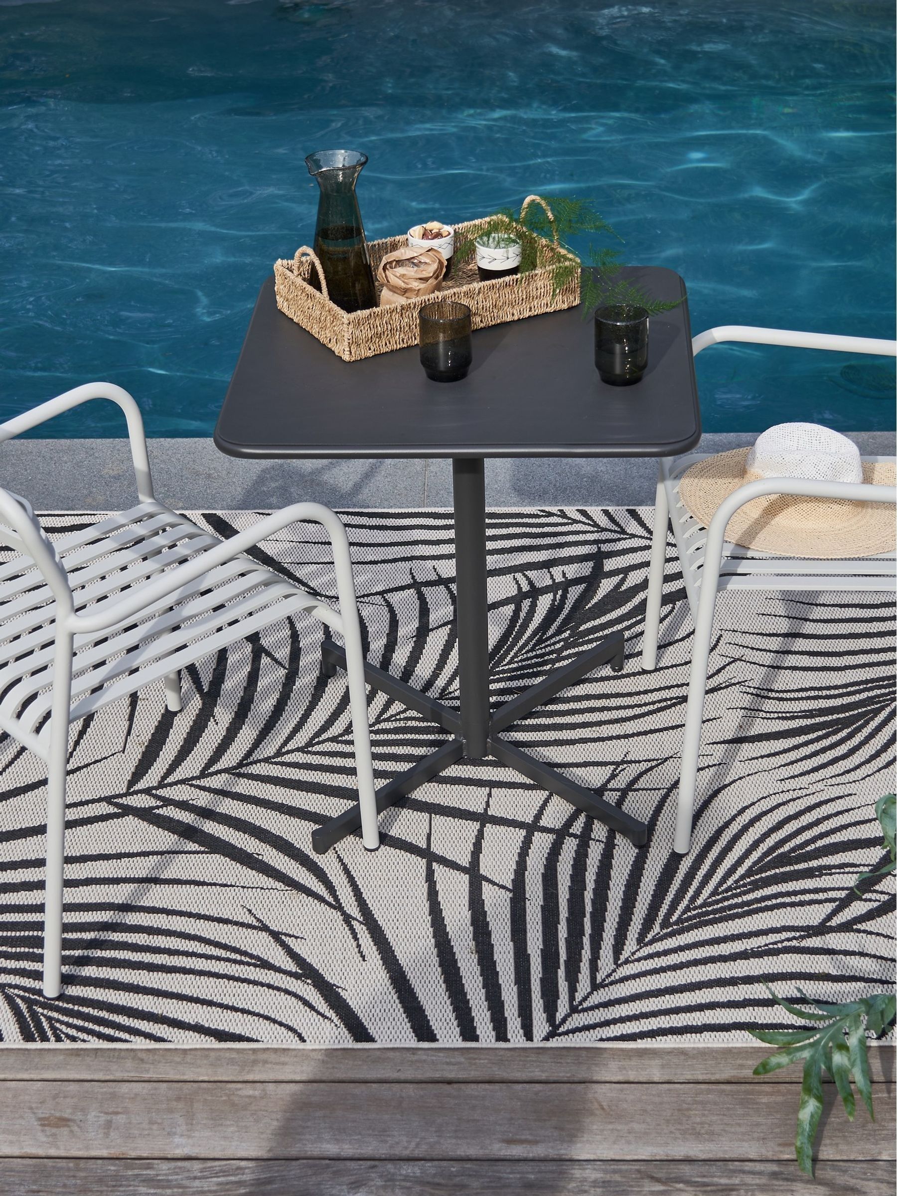 La Redoute Intérieurs Set of 2 White Manni Aluminium Garden Armchairs - Image 1 of 6