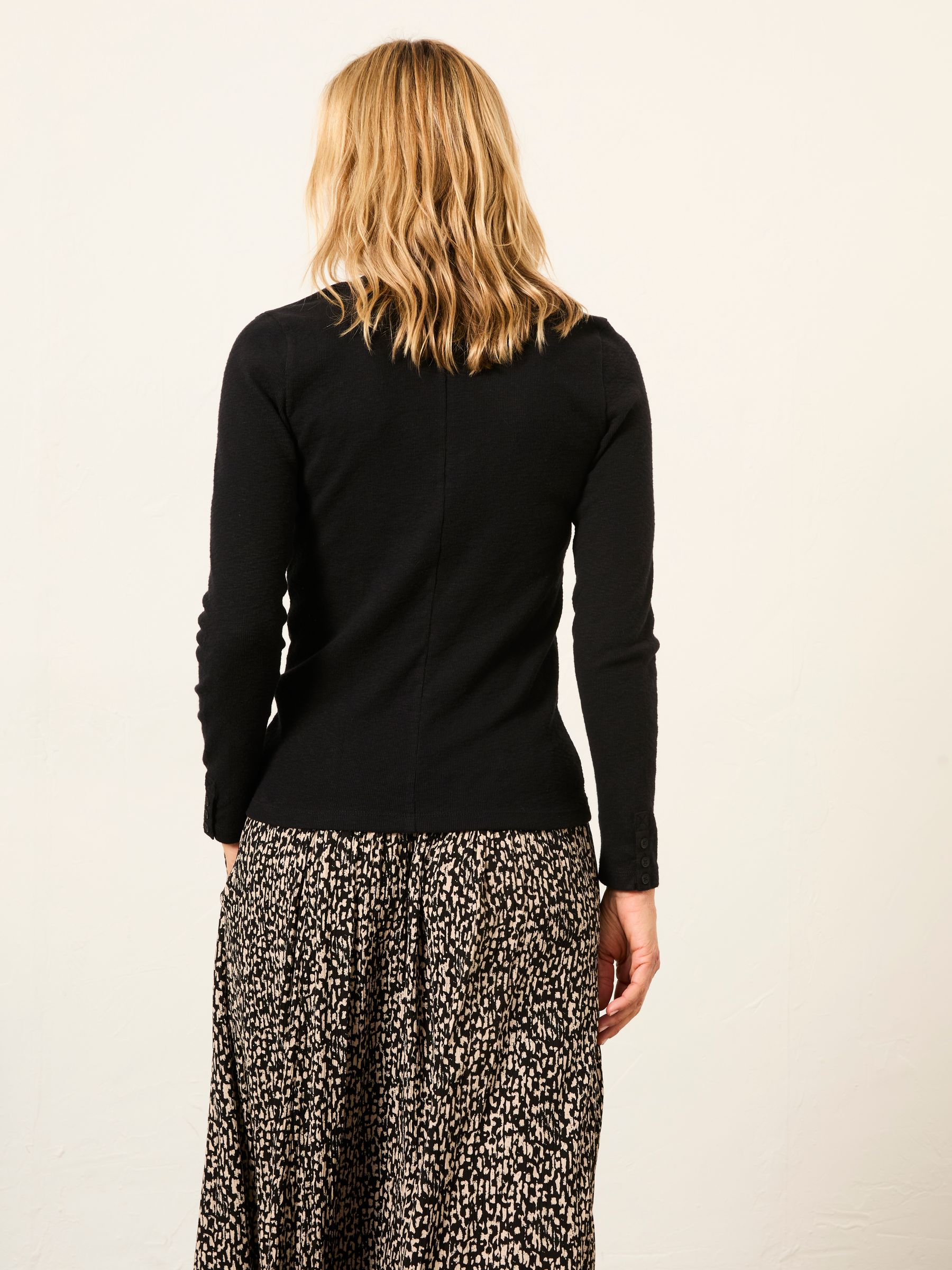 Callie Black V Neck Top - Image 2 of 6 Callie Black V Neck Top - Image 2 of 6