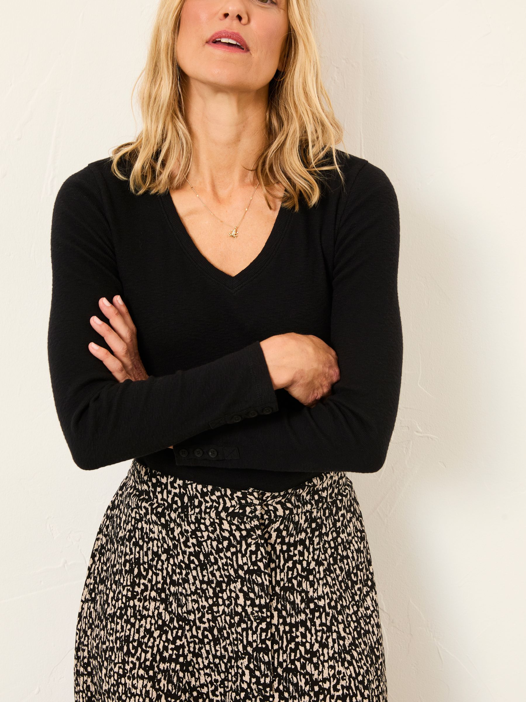 Callie Black V Neck Top - Image 4 of 6