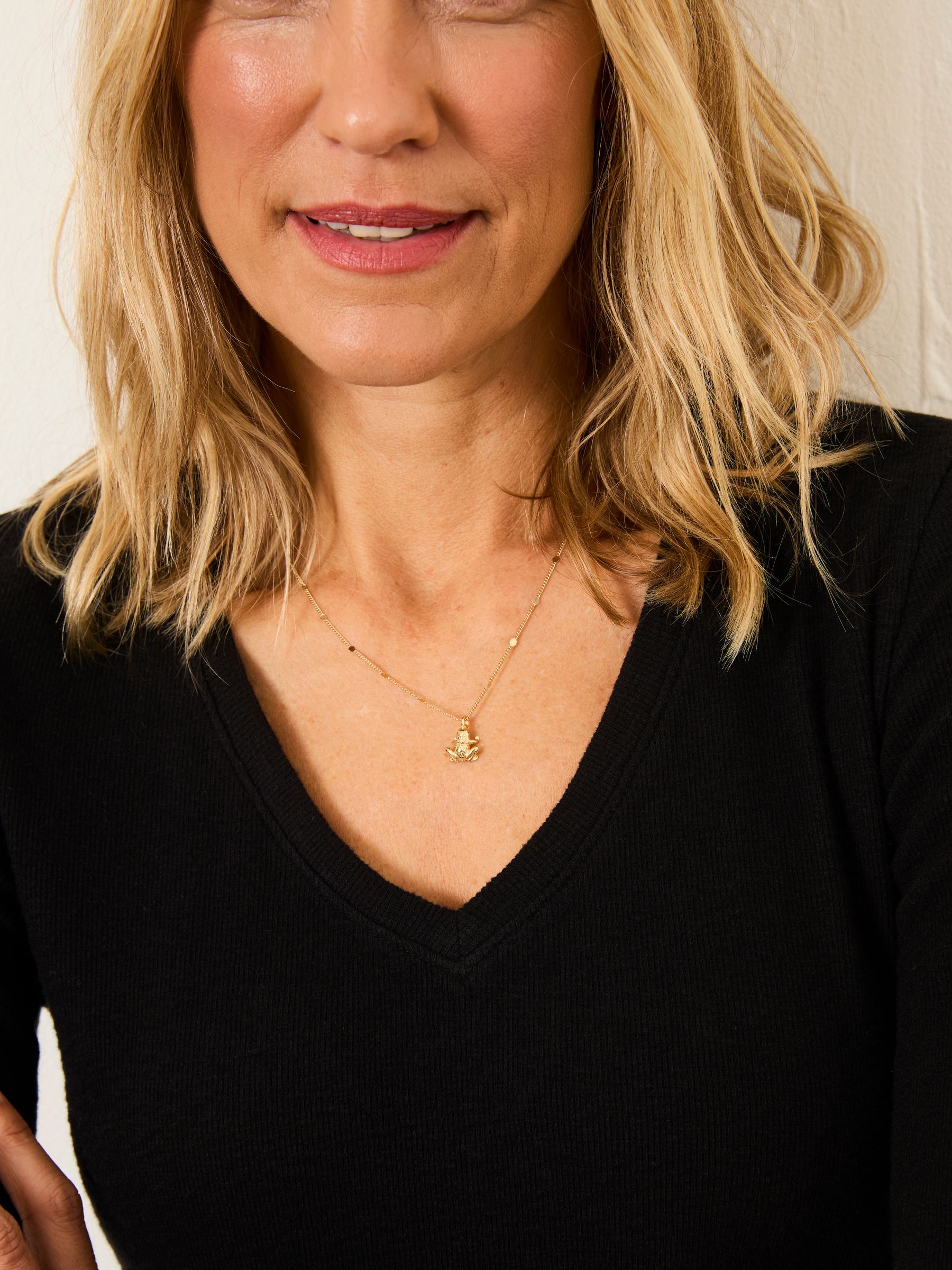 Callie Black V Neck Top - Image 5 of 6