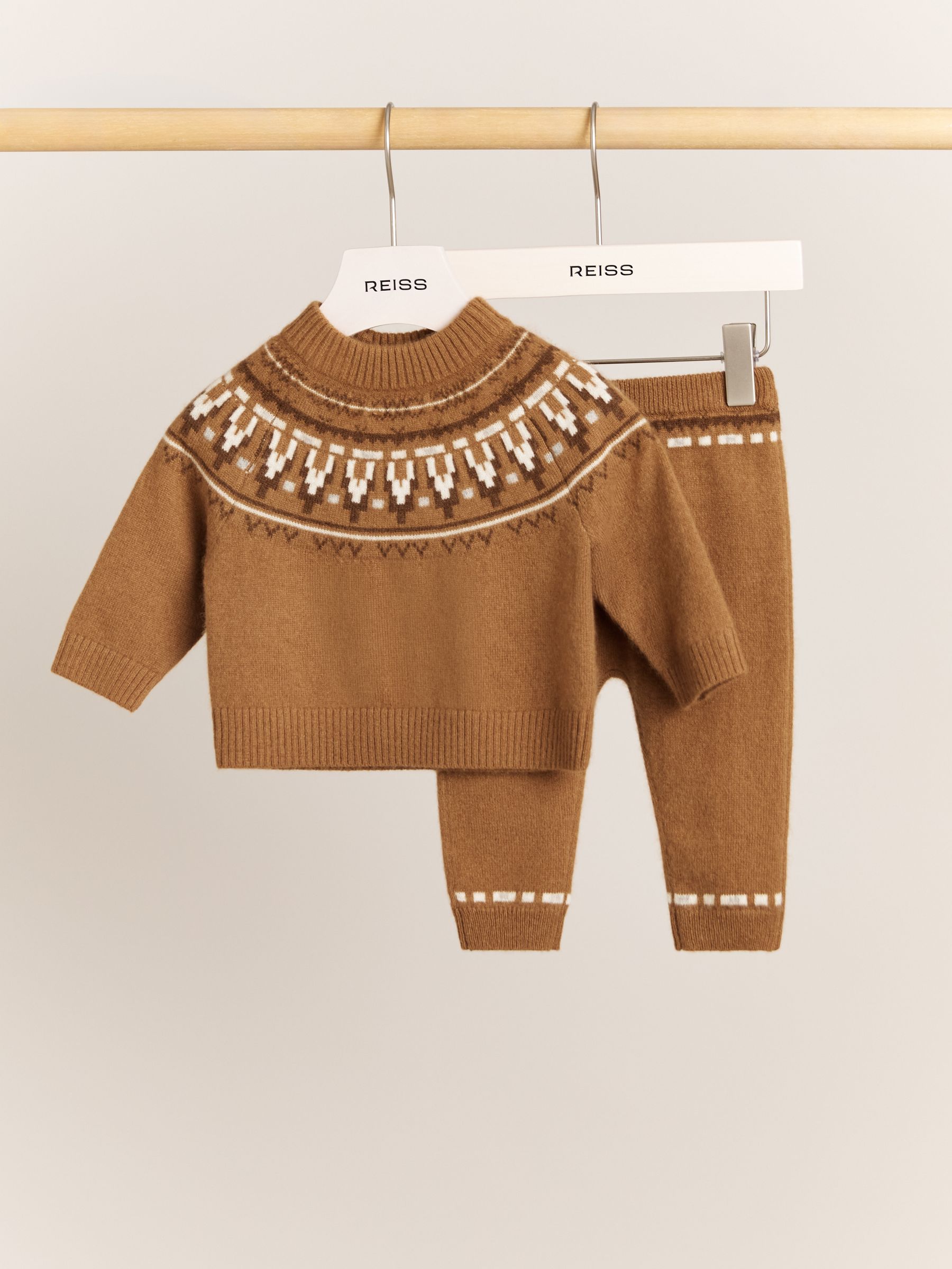 100% Cashmere Jumper and Leggings Set in Camel - Image 2 of 3