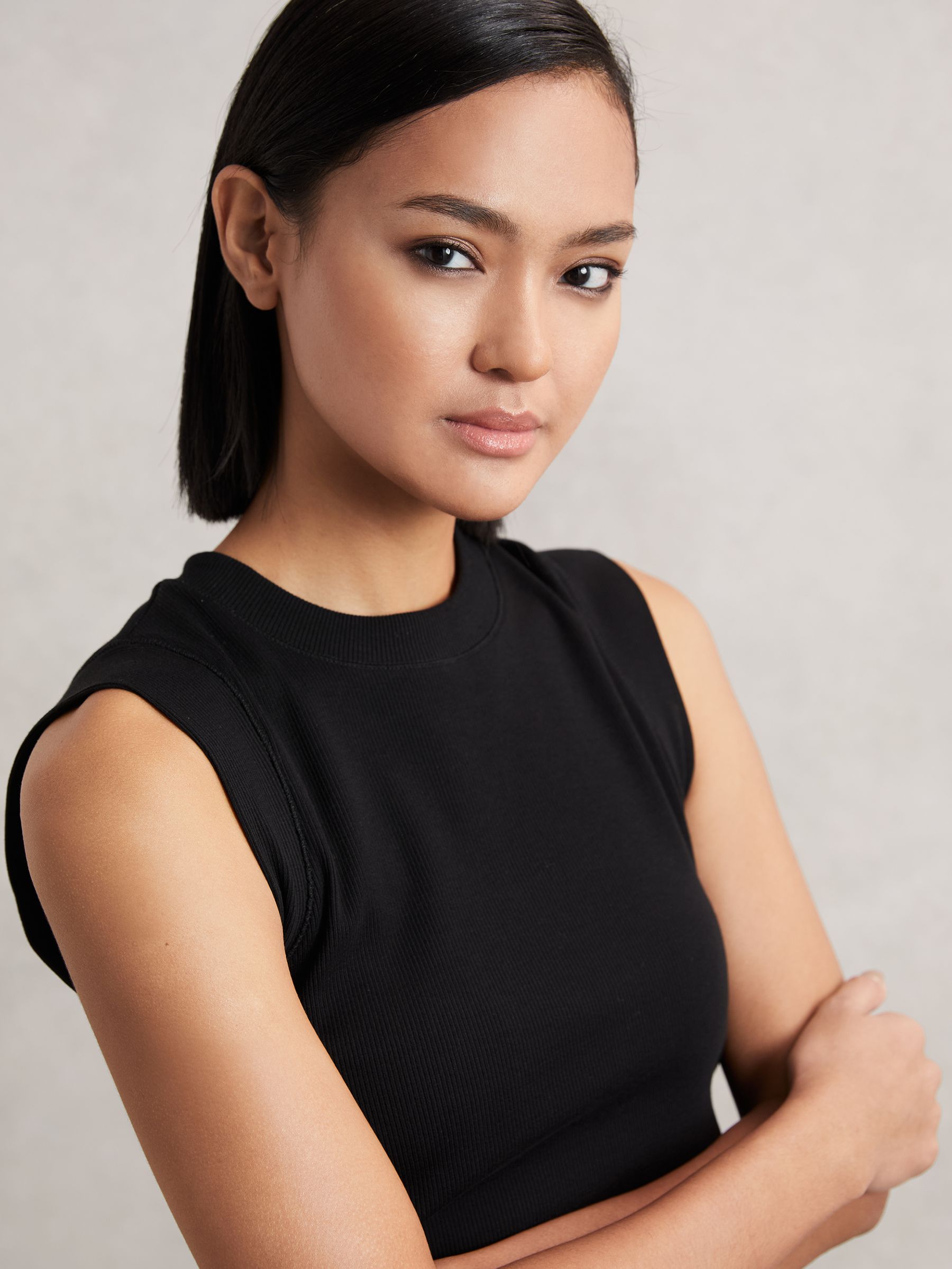 Ribbed Ruched Waist Vest in Black - Image 4 of 6
