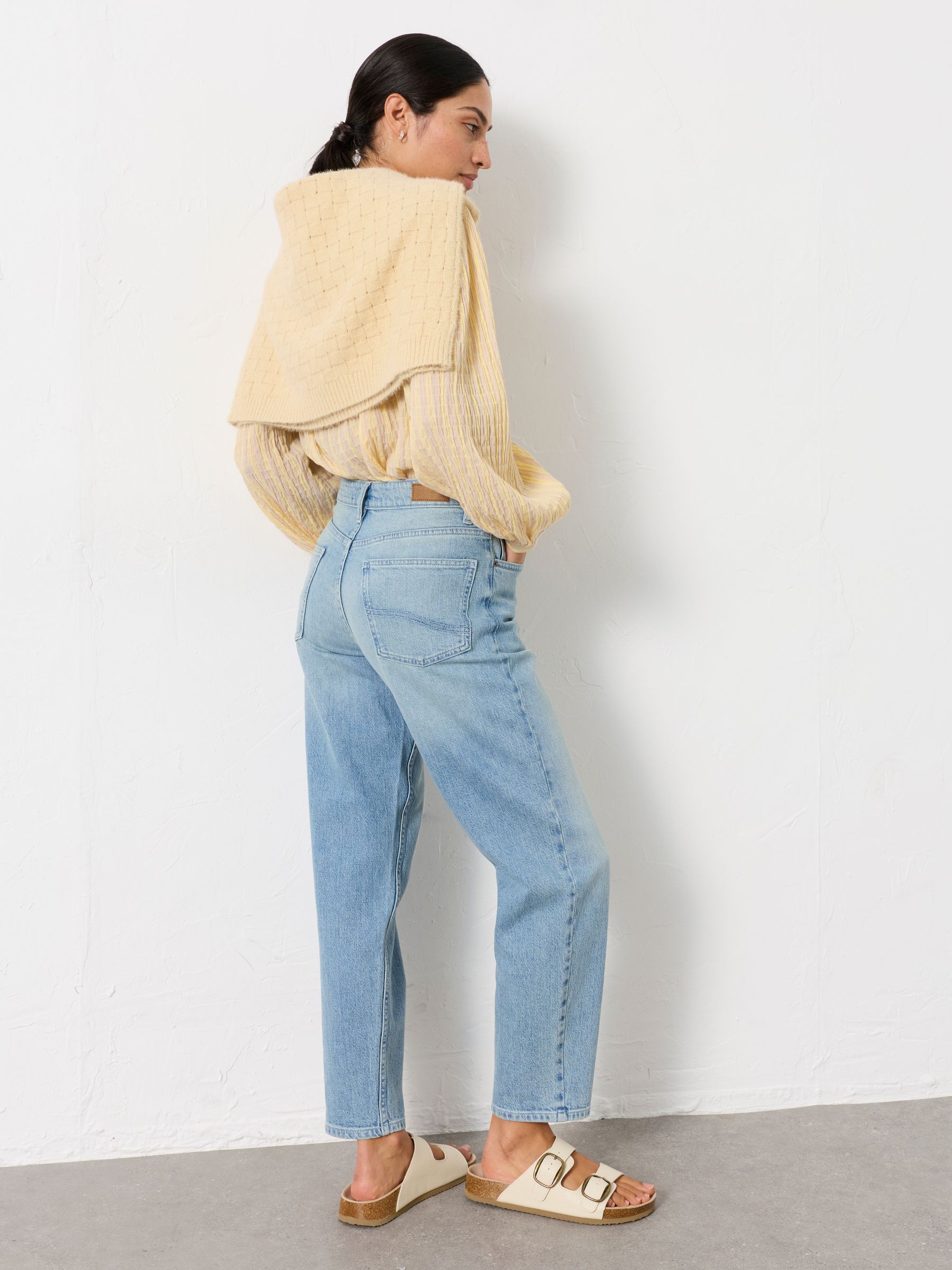 Marlow Bleach Denim Taper Leg Jean - Image 2 of 7