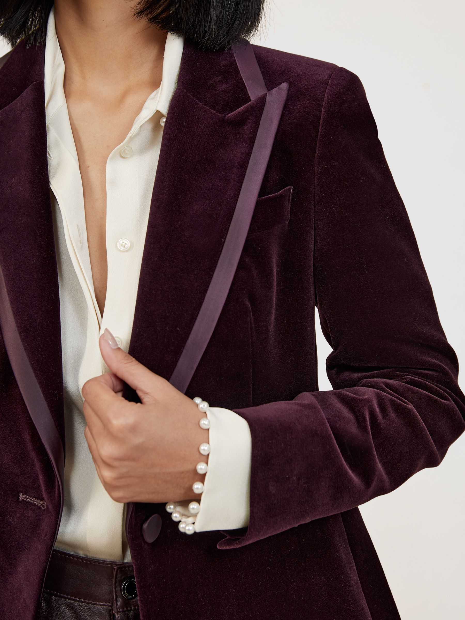 Petite Velvet Single-Breasted Suit Blazer in Burgundy - Image 4 of 7