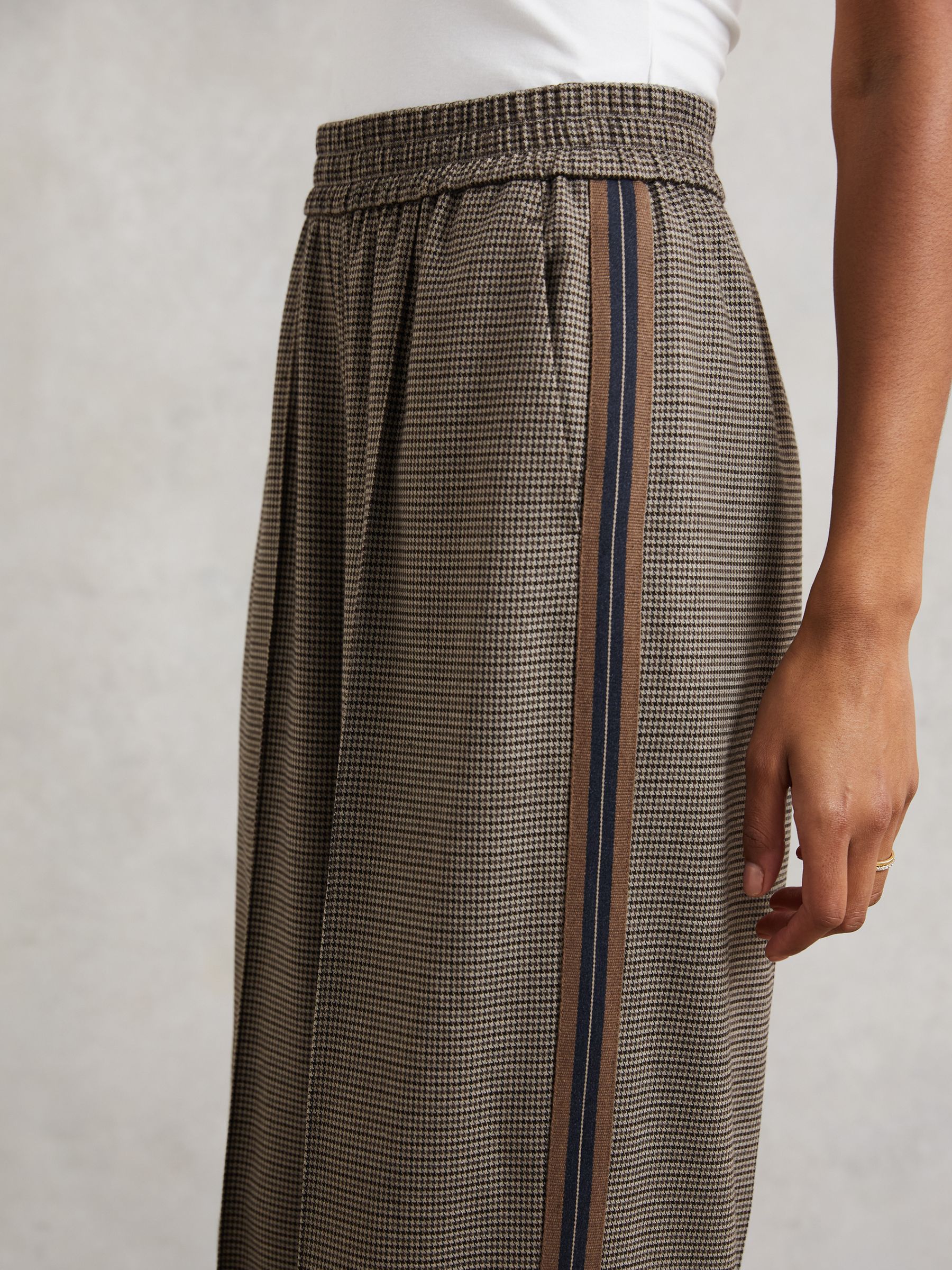 Petite Side-Stripe Wide-Leg Check Trousers in Neutral Check - Image 3 of 7