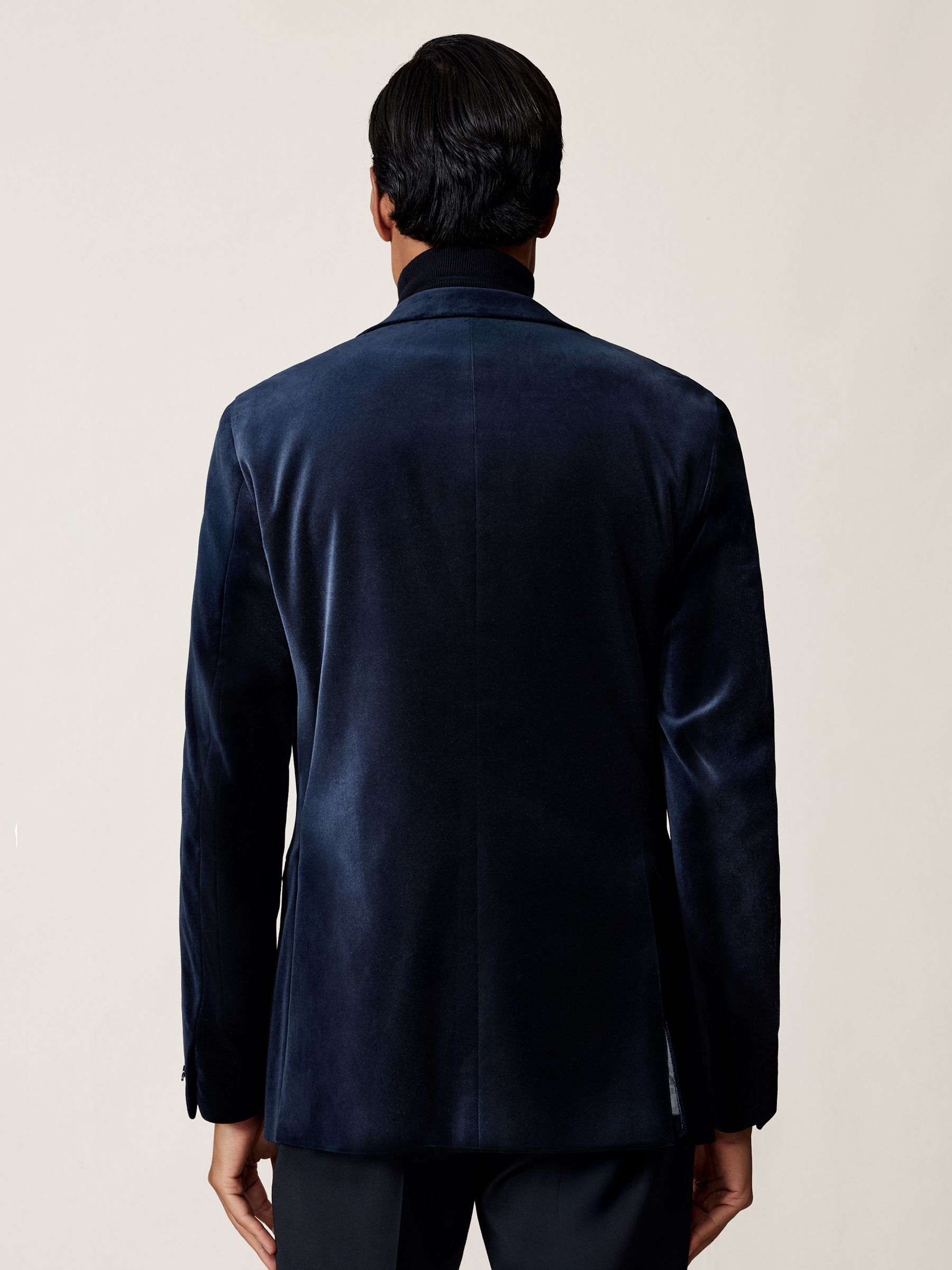 Single-Breasted Velvet Blazer Tailored-Fit in Navy - Image 5 of 9