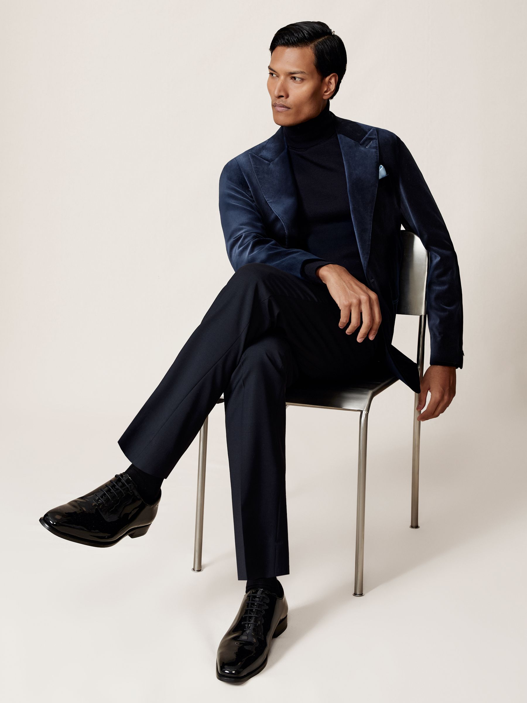 Single-Breasted Velvet Blazer Tailored-Fit in Navy - Image 6 of 9