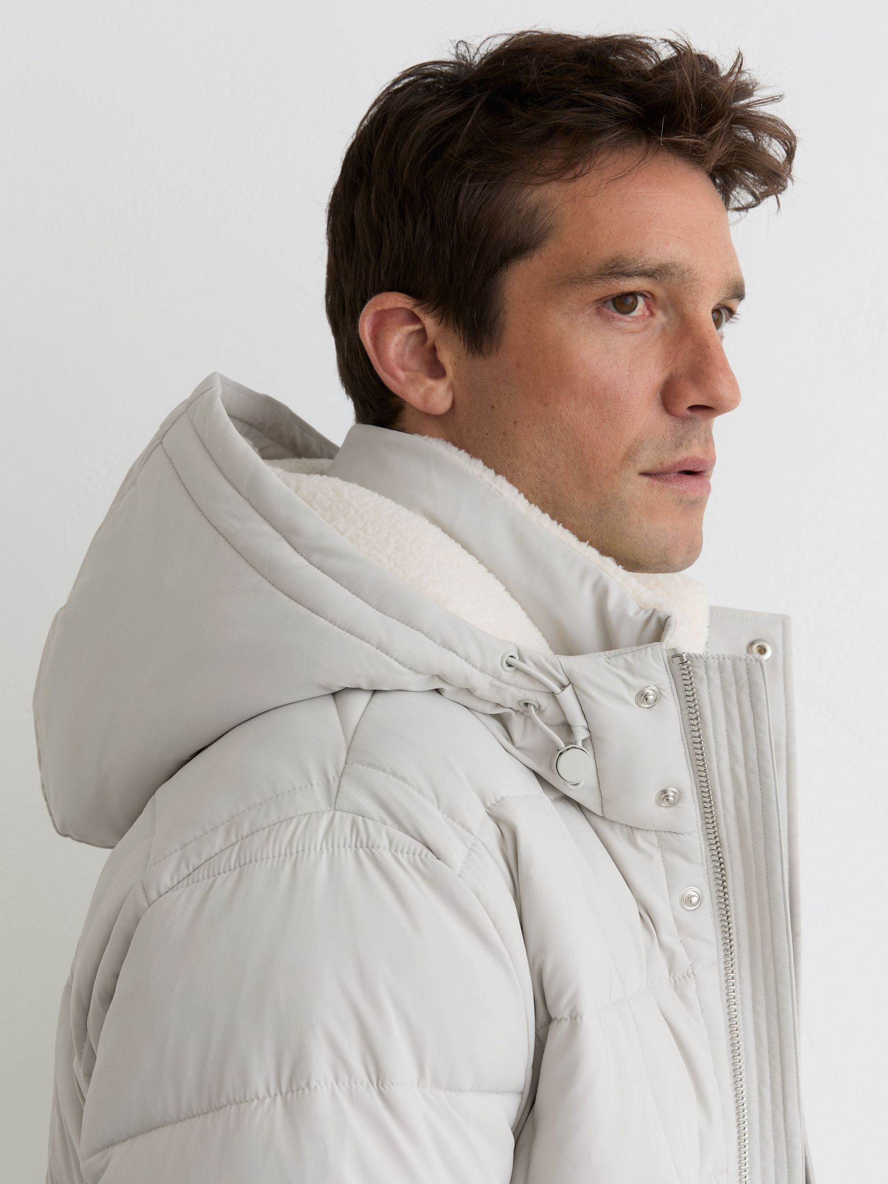 Flísová prošívaná bunda s kapucí v barvě Kámen - Obrázek 3 z 6