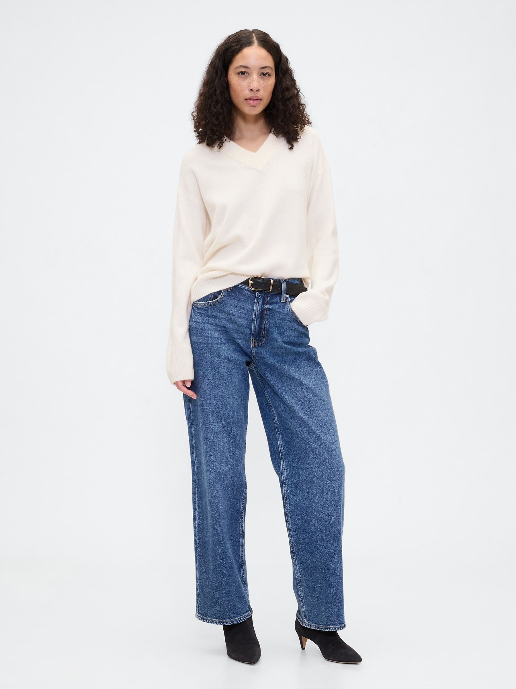 Cream V-Neck Sweatshirt - Image 3 of 5