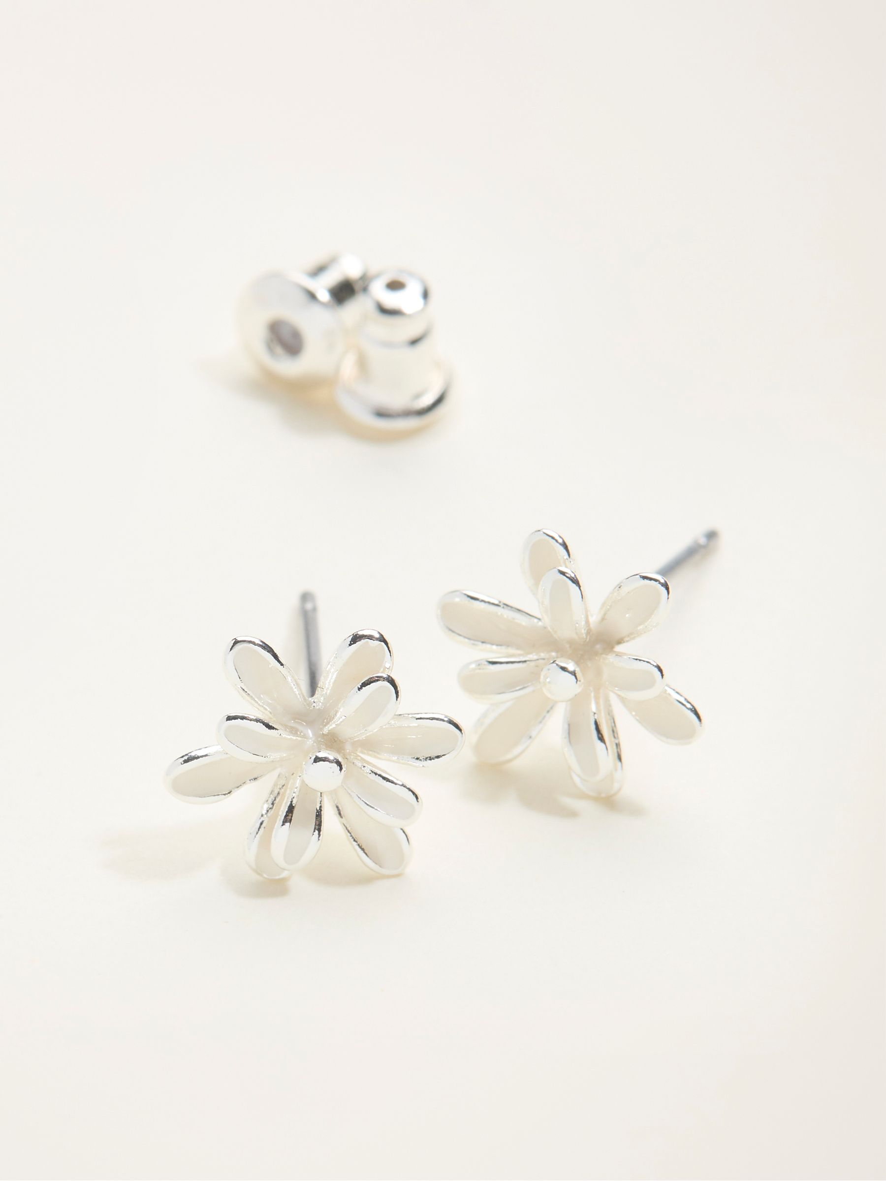 White 3D Flower Stud Earrings - Image 2 of 2