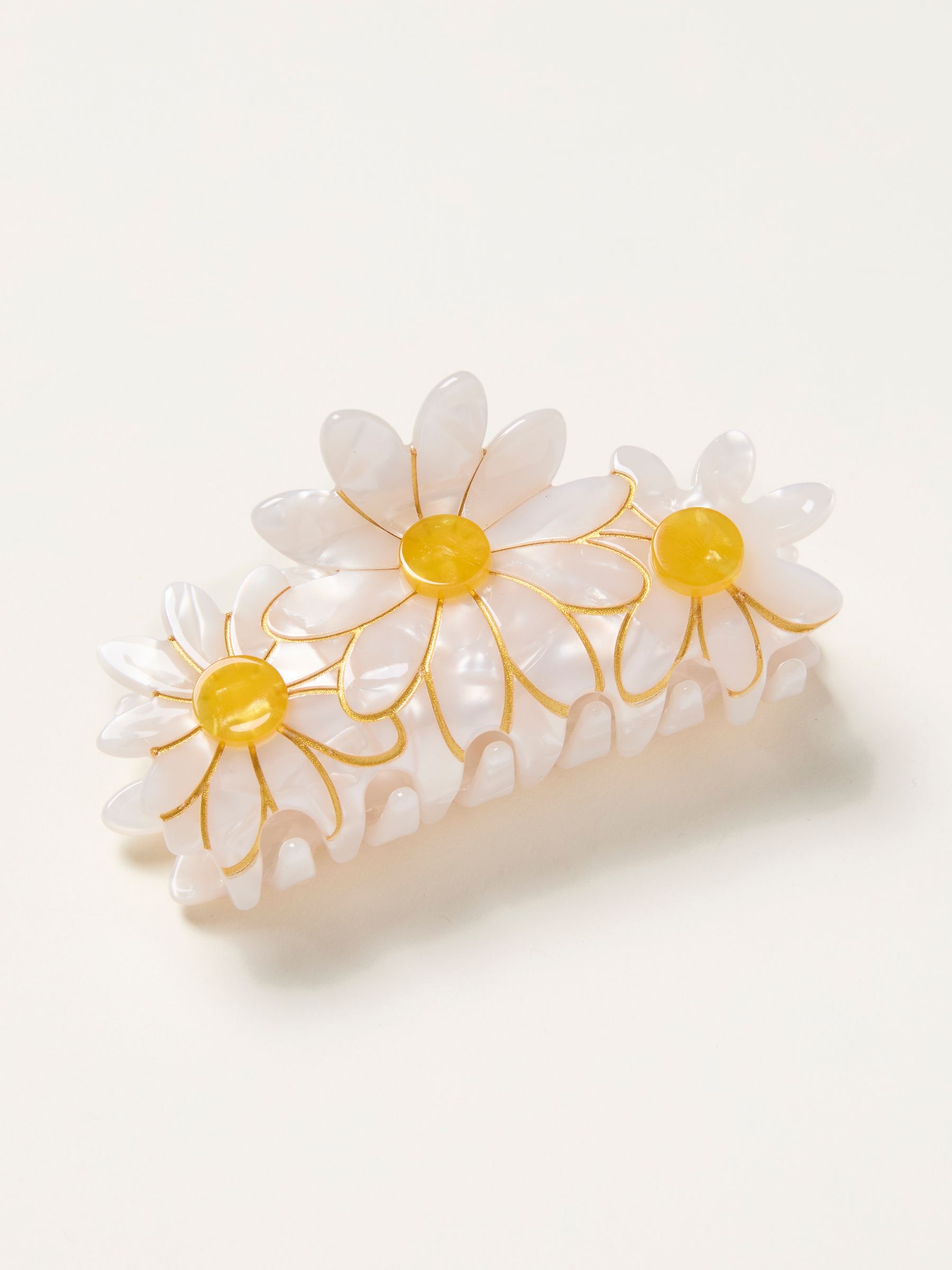 White Daisy Claw Clip - Image 1 of 2 White Daisy Claw Clip - Image 1 of 2