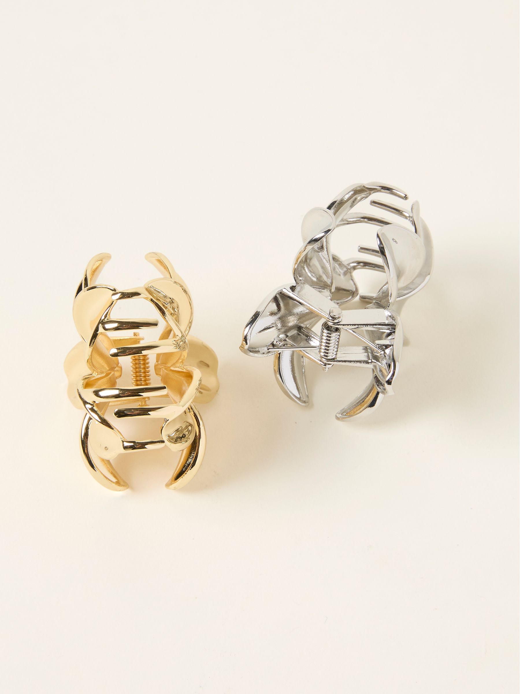 Multi 2 Pack Metal Flower Claw Clips - Image 2 of 2
