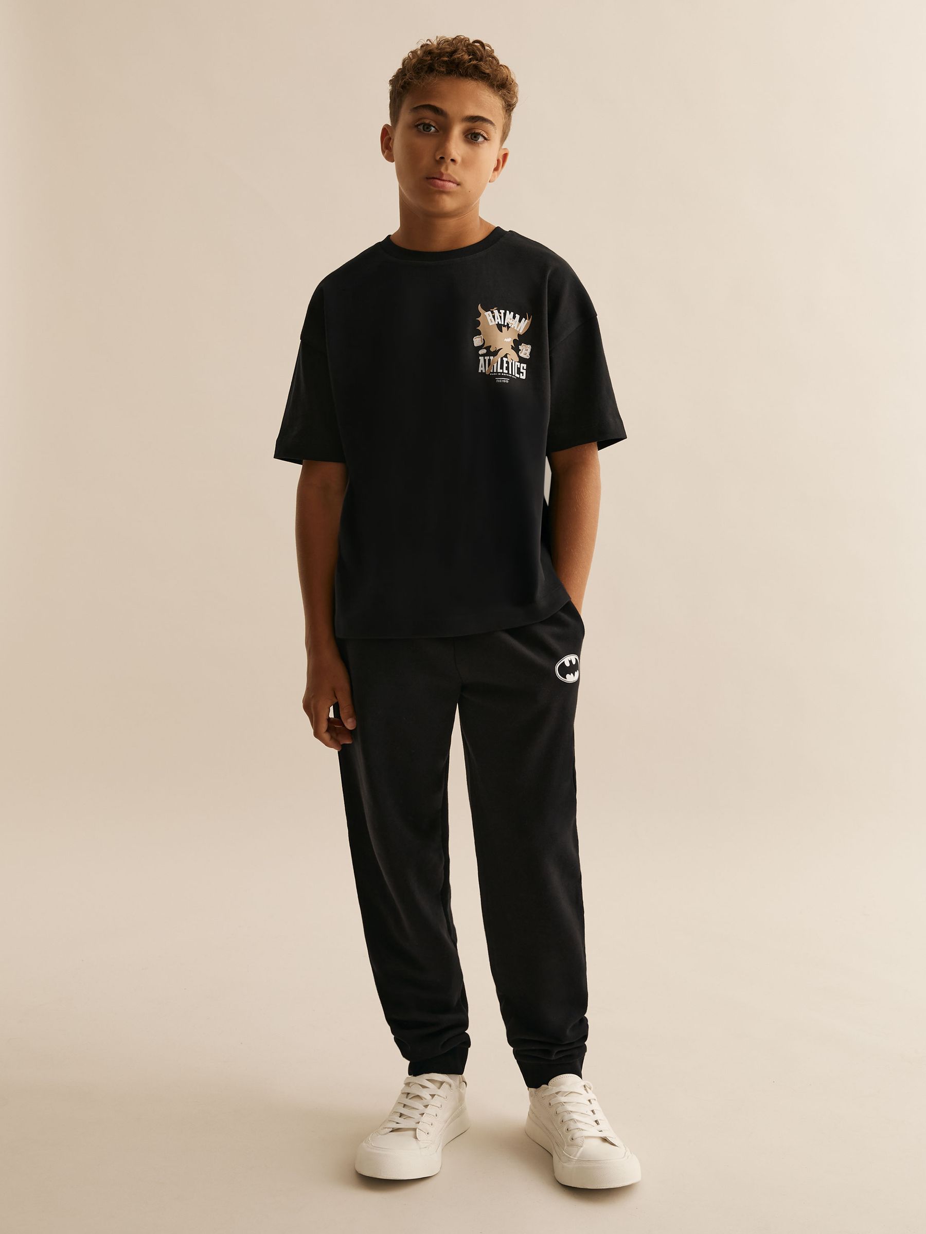 T-Shirt in Black - Image 4 of 5