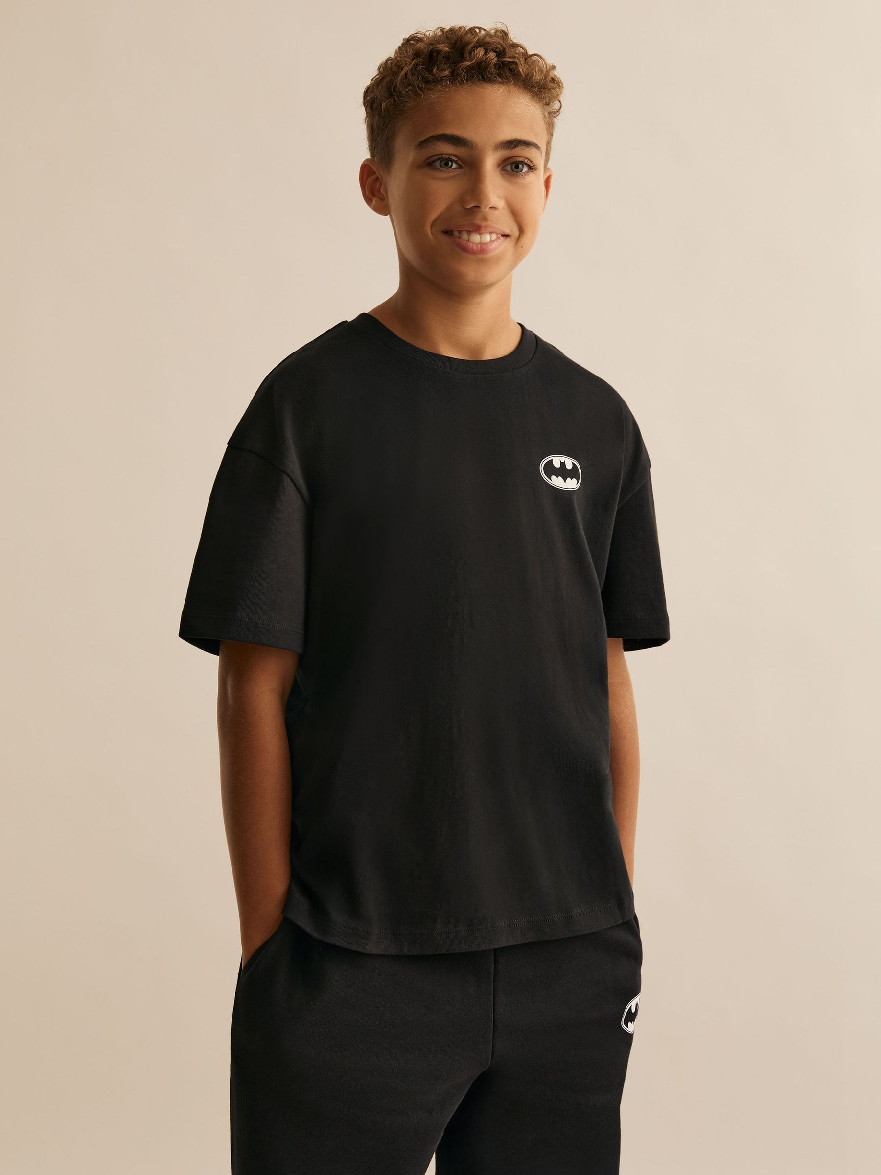T-Shirt in Black - Image 3 of 4