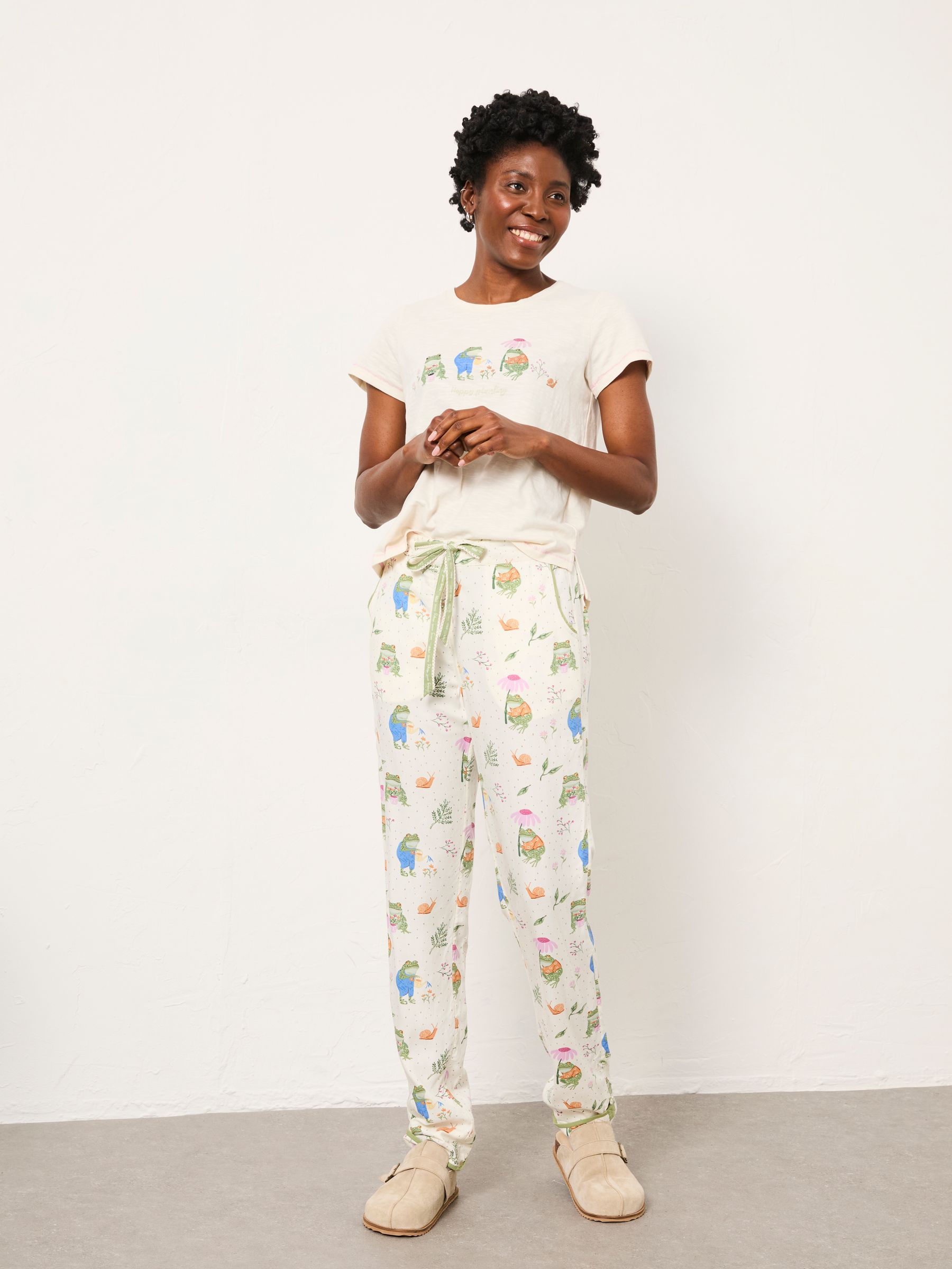 Natalie Ivory Frog Graphic T shirt - Image 3 of 6