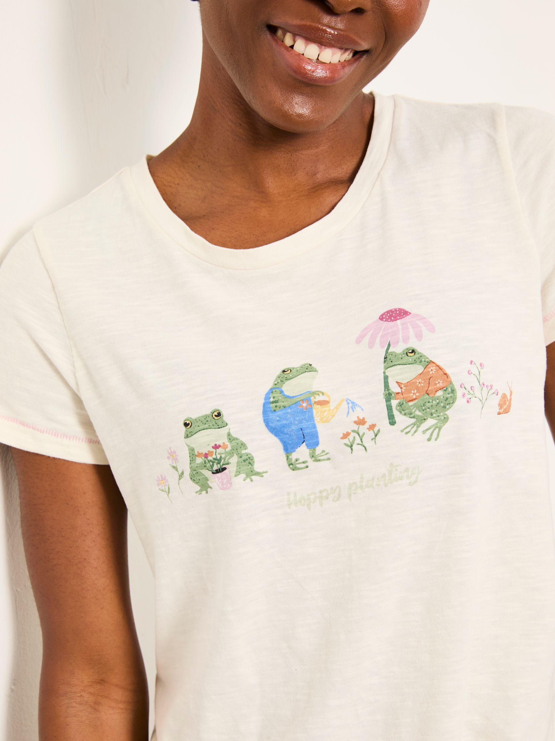 Natalie Ivory Frog Graphic T shirt - Image 4 of 6