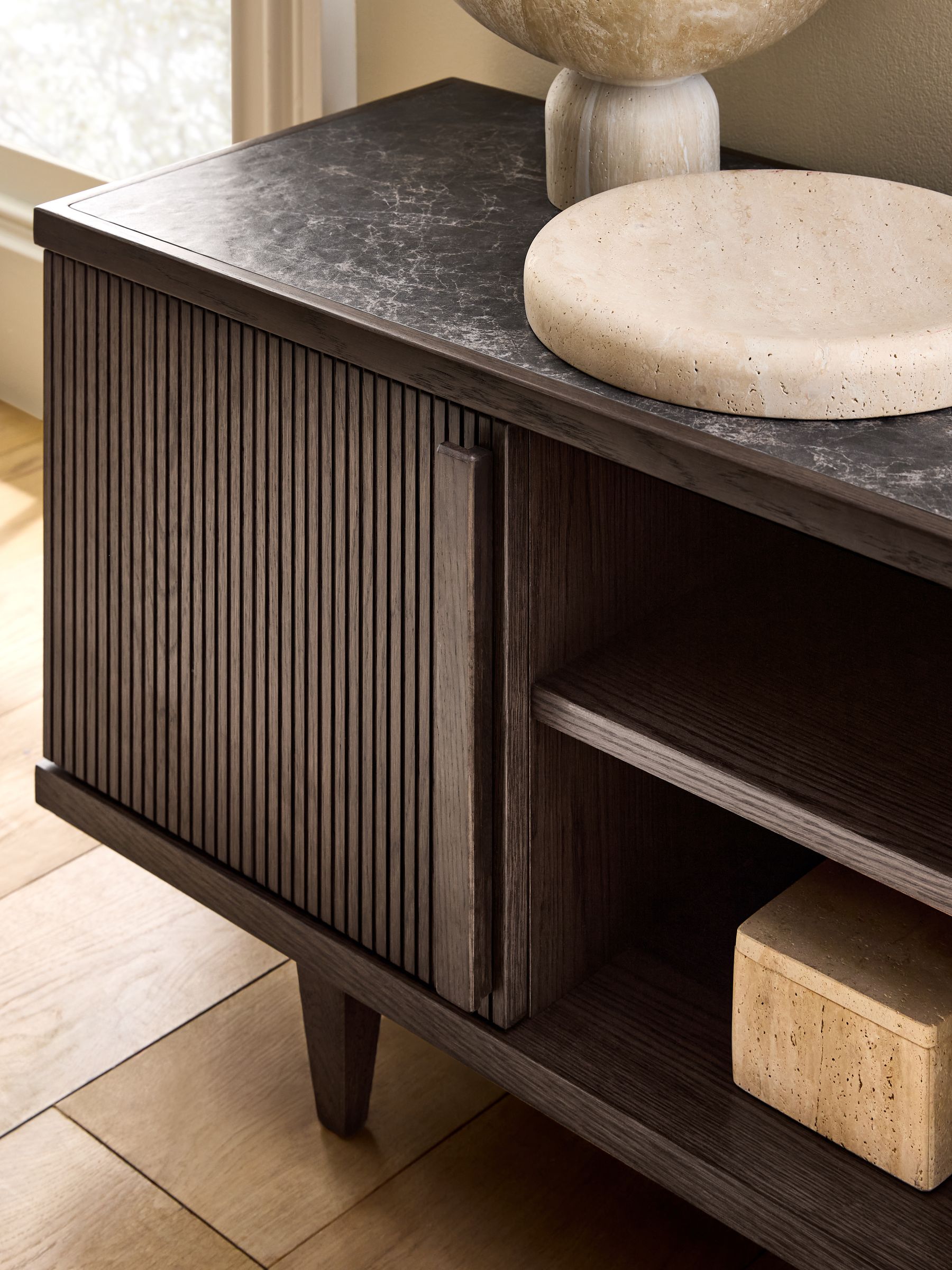 Brunswick Up to 55 Inch Wide TV Unit in Ribbed Dark Oak - Image 5 of 10