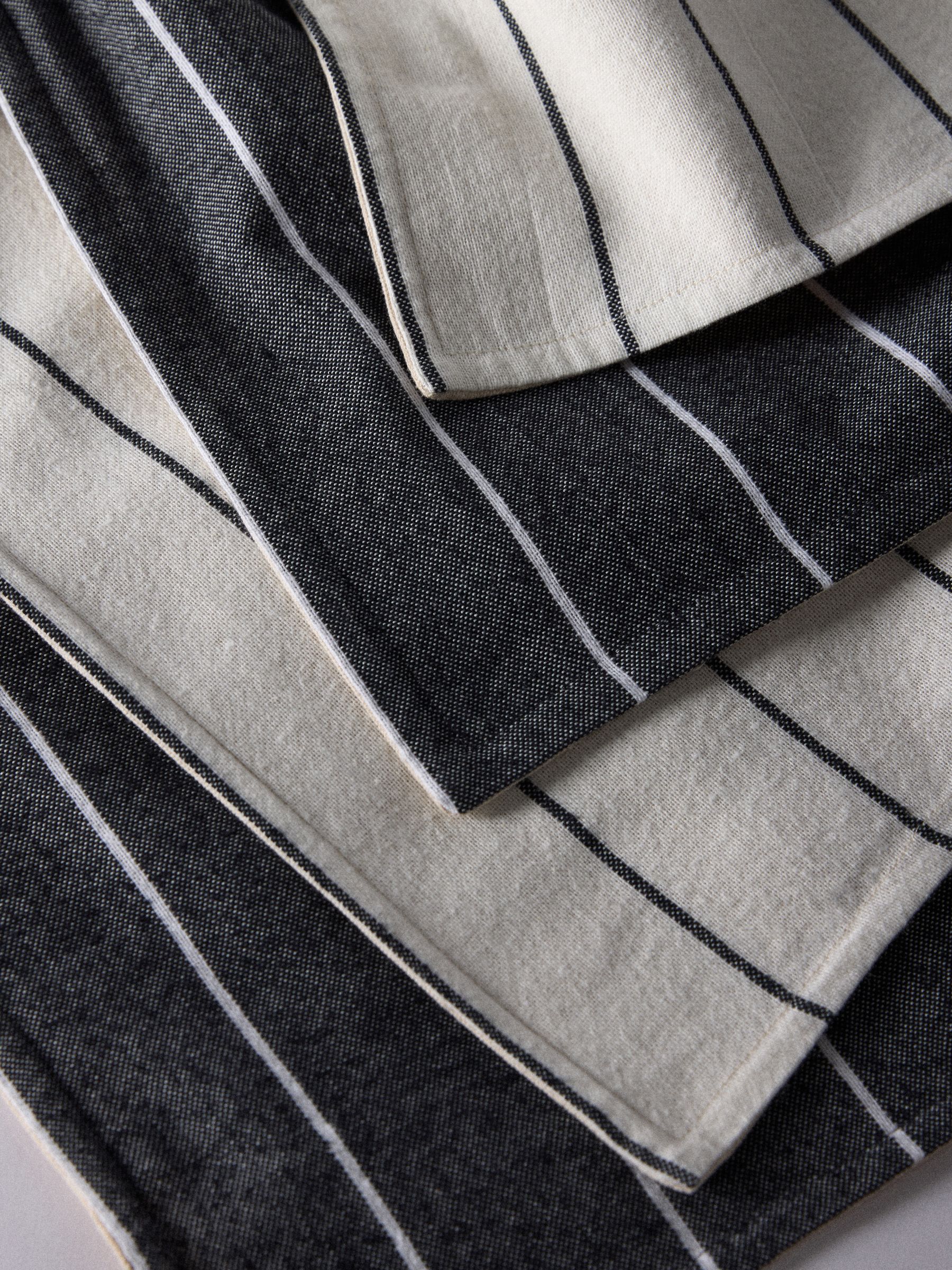 The Set 4 Pack Monochrome Cushion - Image 4 of 4