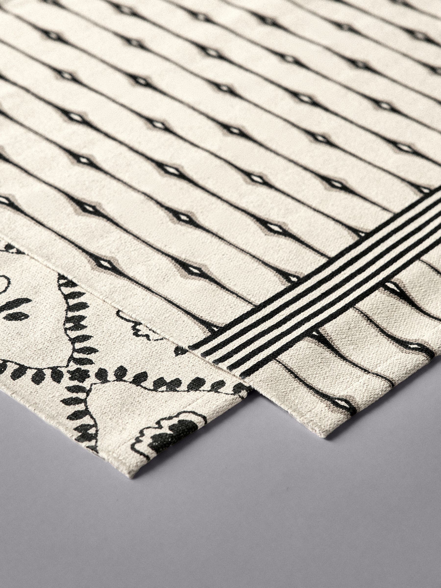 2 Pack Natural Cotton Printed Flatweave Rugs - Image 4 of 6