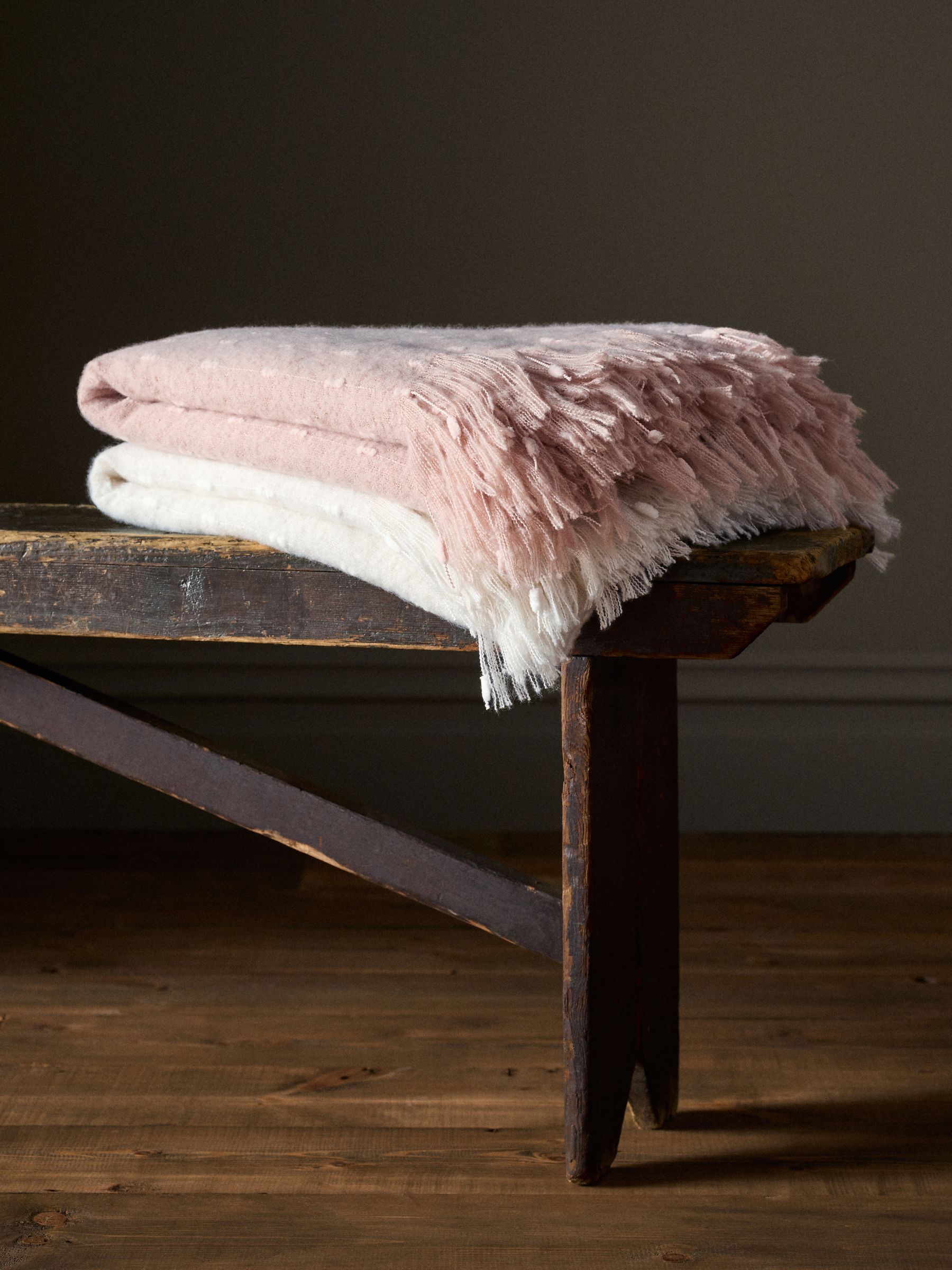 2 Pack Pink/Cream Dobby Spot Throws - Image 3 of 6