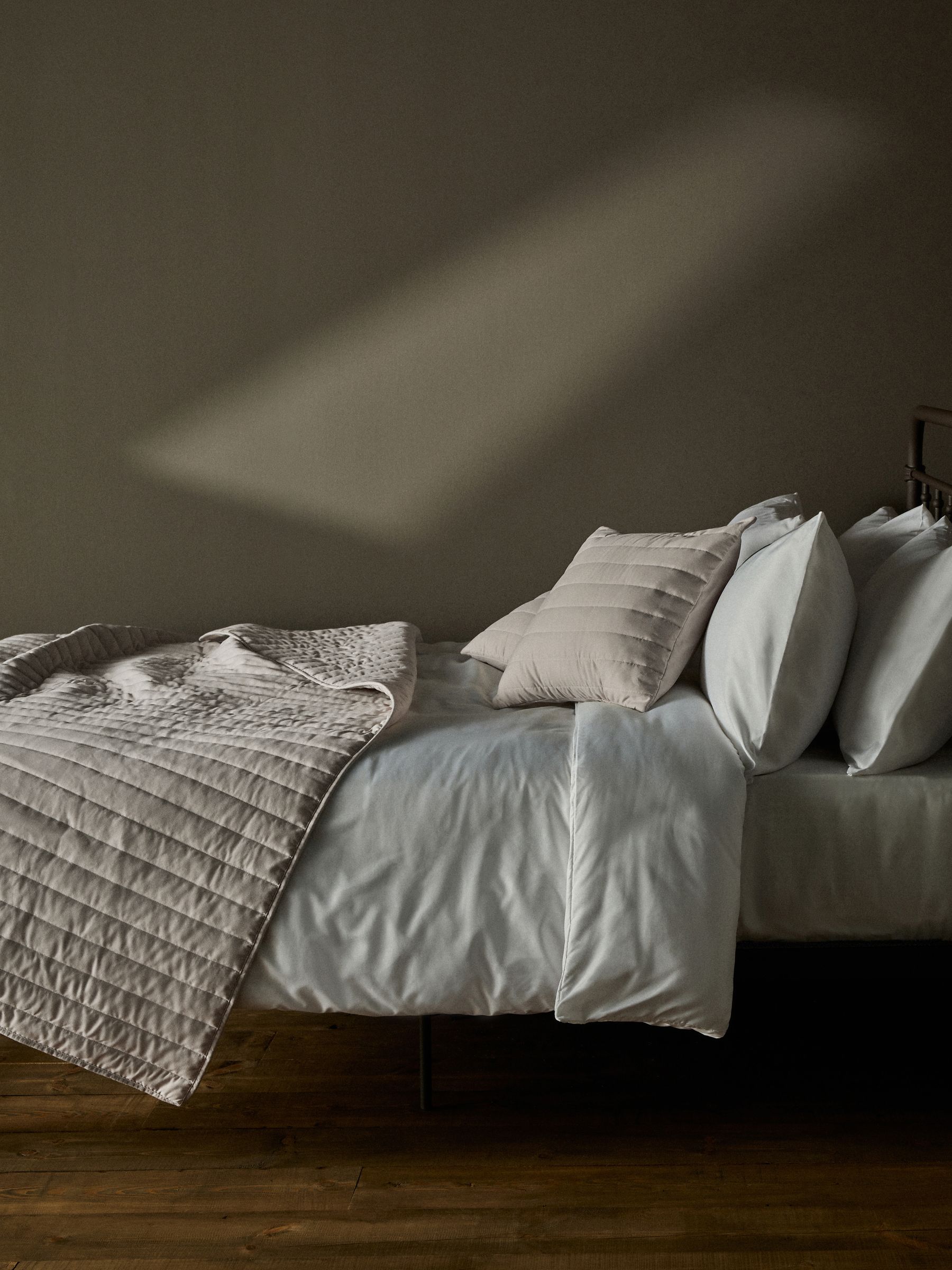 Natural 3 piece Quilted Bedspread and Cushion Covers - Image 2 of 6 Natural 3 piece Quilted Bedspread and Cushion Covers - Image 2 of 6