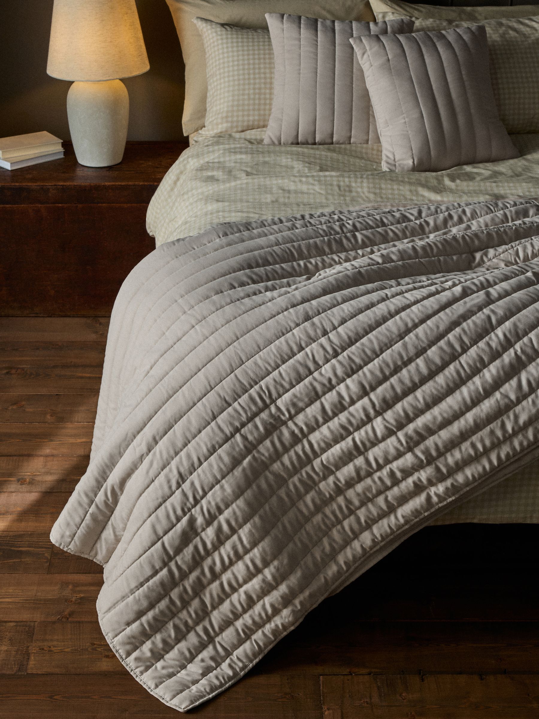 Natural 3 piece Quilted Bedspread and Cushion Covers - Image 4 of 6