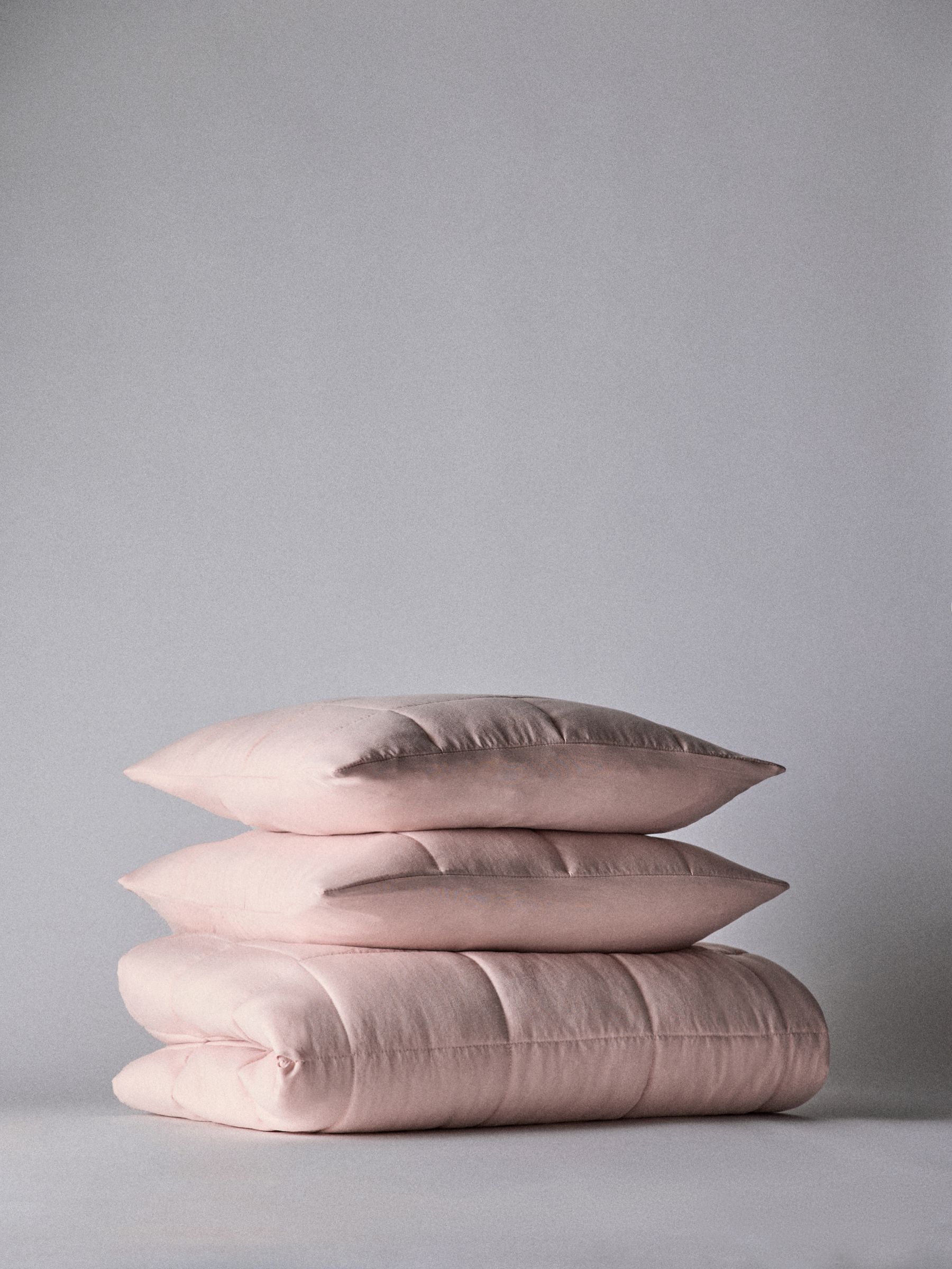 Pink 3 piece Quilted Bedspread and Cushion Covers - Image 2 of 5