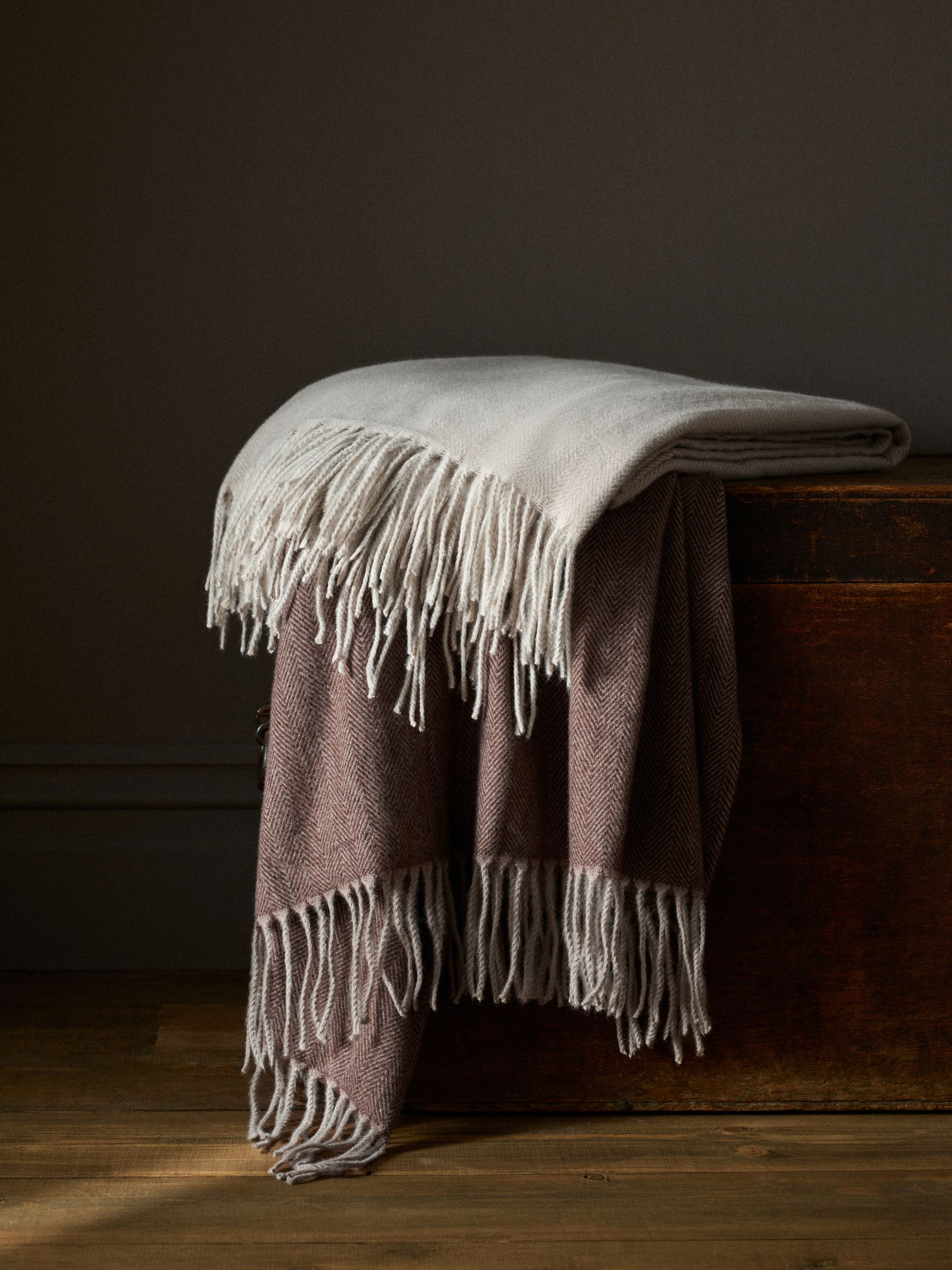 2 Pack Chocolate/Natural Herringbone Throws - Image 3 of 6