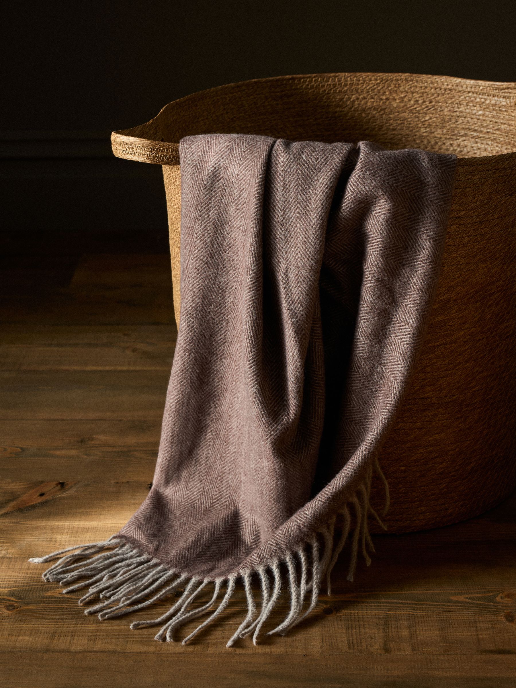 2 Pack Chocolate/Natural Herringbone Throws - Image 4 of 6