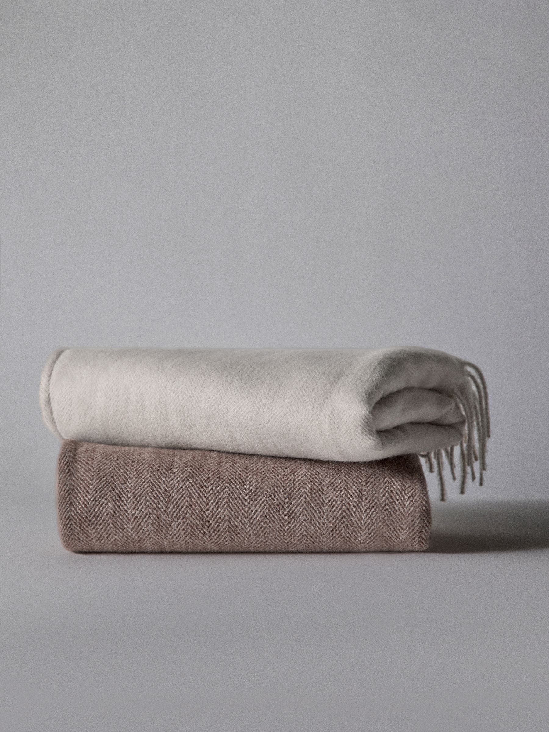 2 Pack Chocolate/Natural Herringbone Throws - Image 5 of 6