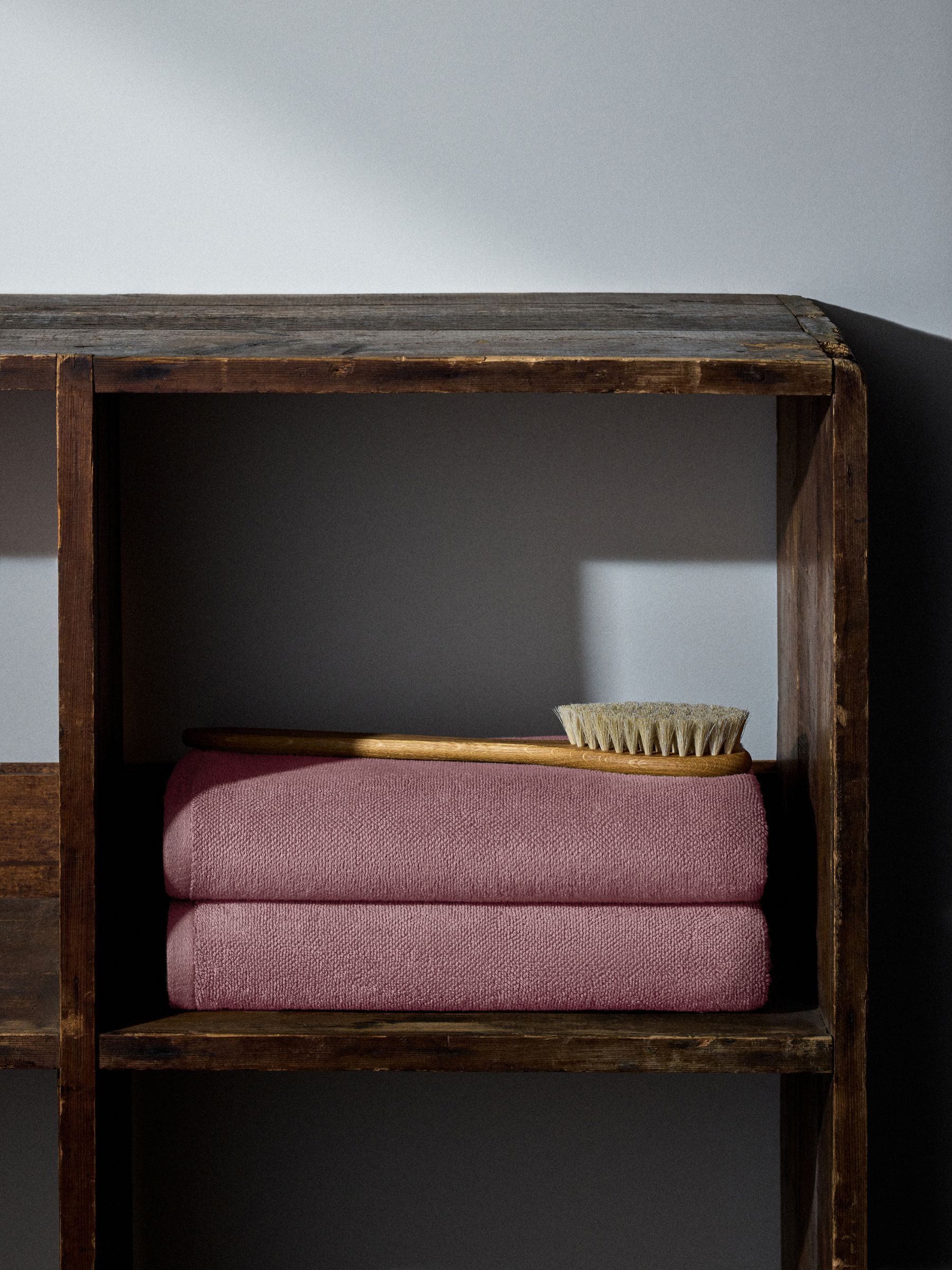 Pink Set of 2 Popcorn Textured Bath Towels - Image 2 of 5