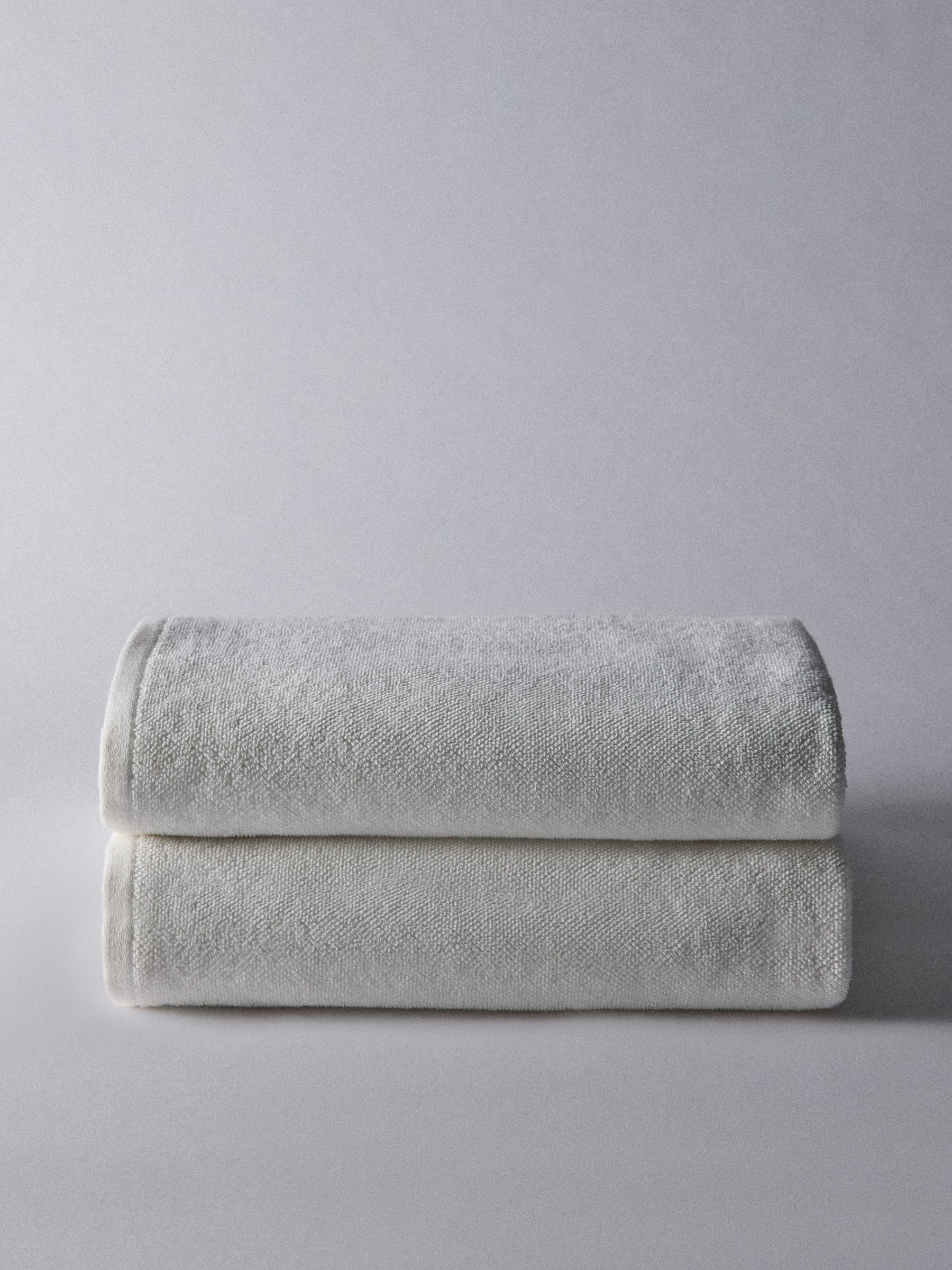 White Set of 2 Popcorn Textured Bath Towels - Image 1 of 6 White Set of 2 Popcorn Textured Bath Towels - Image 1 of 6