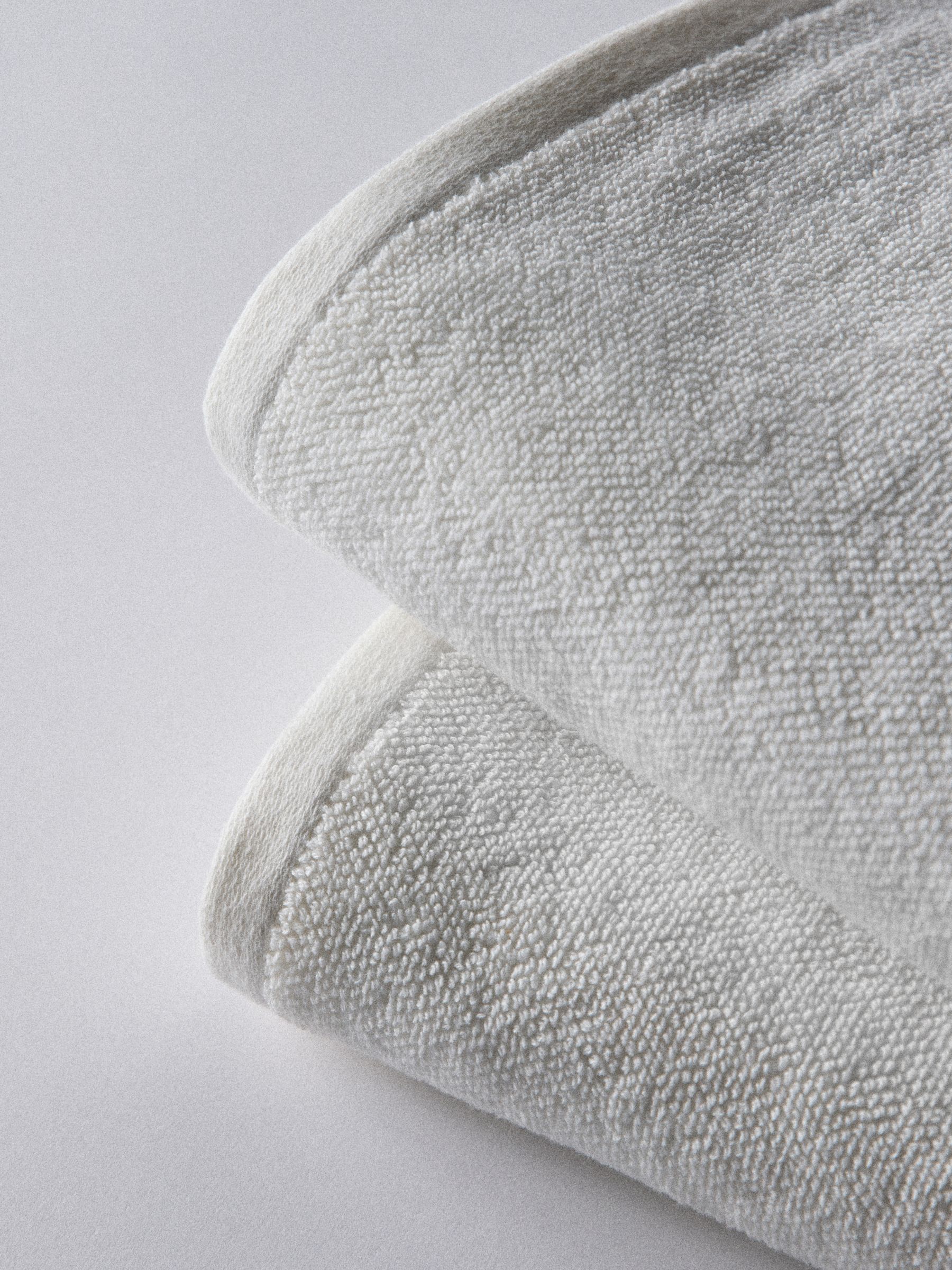 The Set 2 Pack White Popcorn Textured Bath Towels - Image 7 of 8