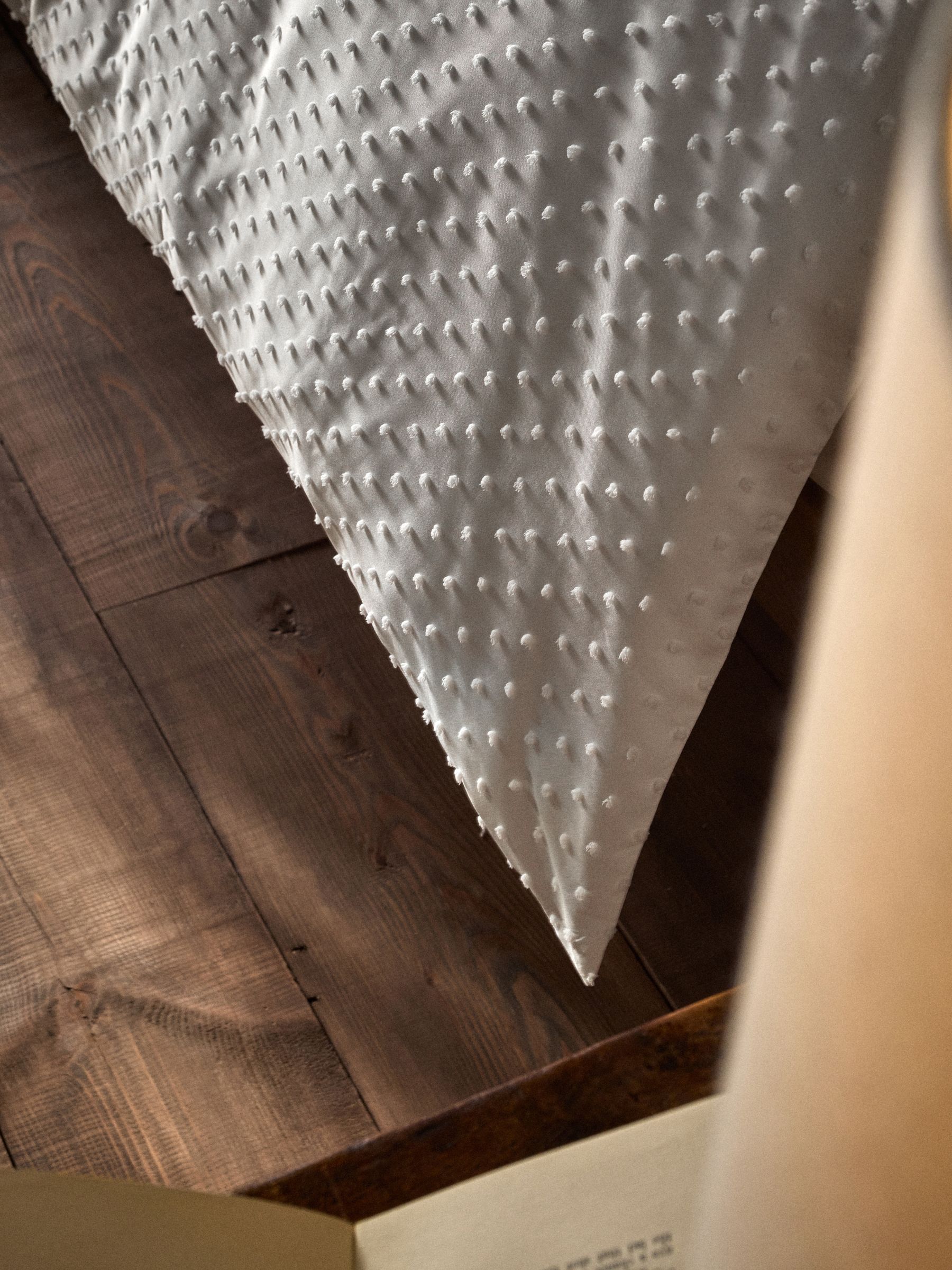 White Tufted/Pom Pom 8 Piece Duvet Cover and Pillowcase Set with Fitted Sheets - Image 4 of 6