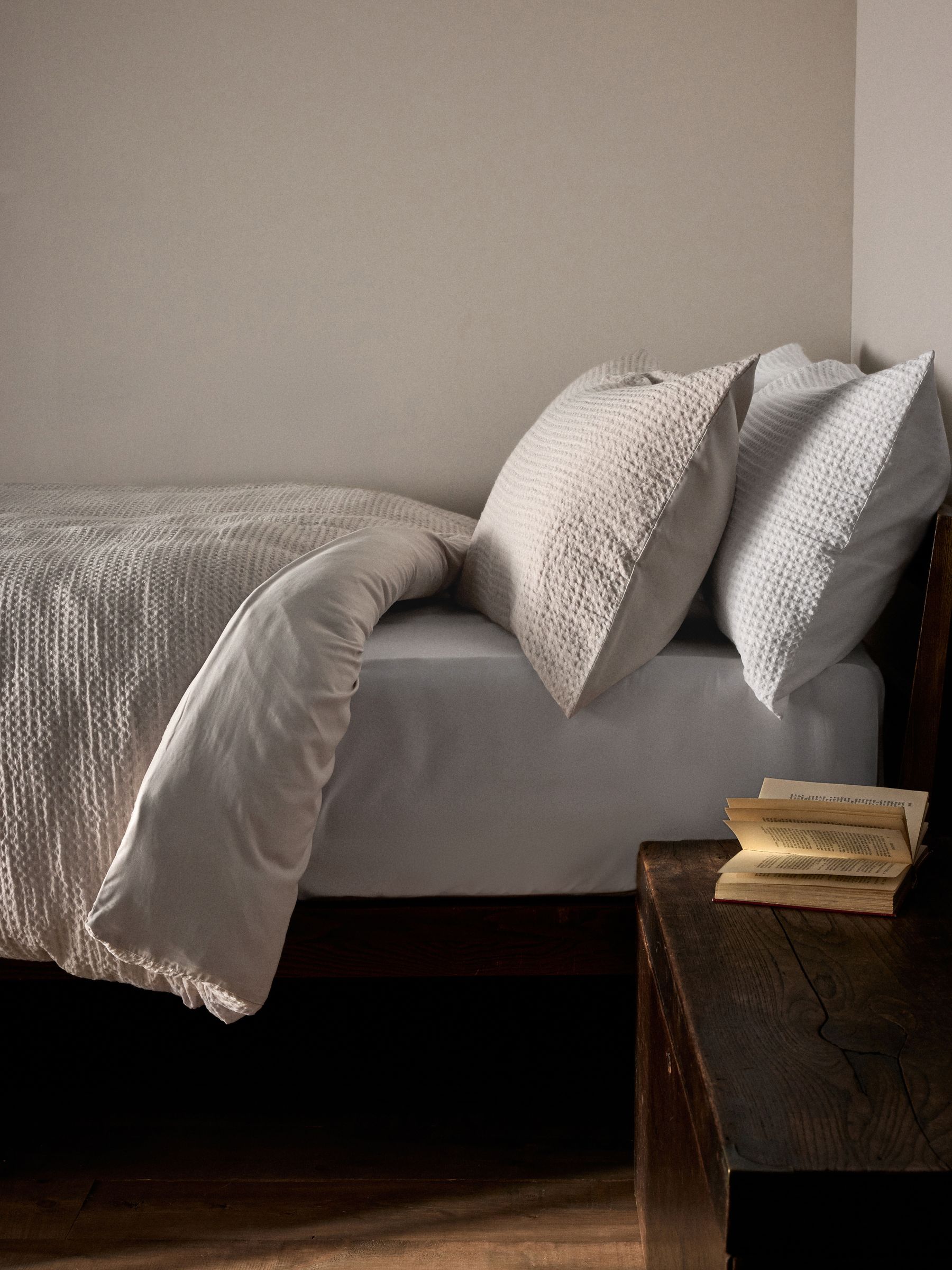 2 Pack White/Natural Waffle Duvet Cover and Pillowcase Set with Fitted Sheets - Image 4 of 6