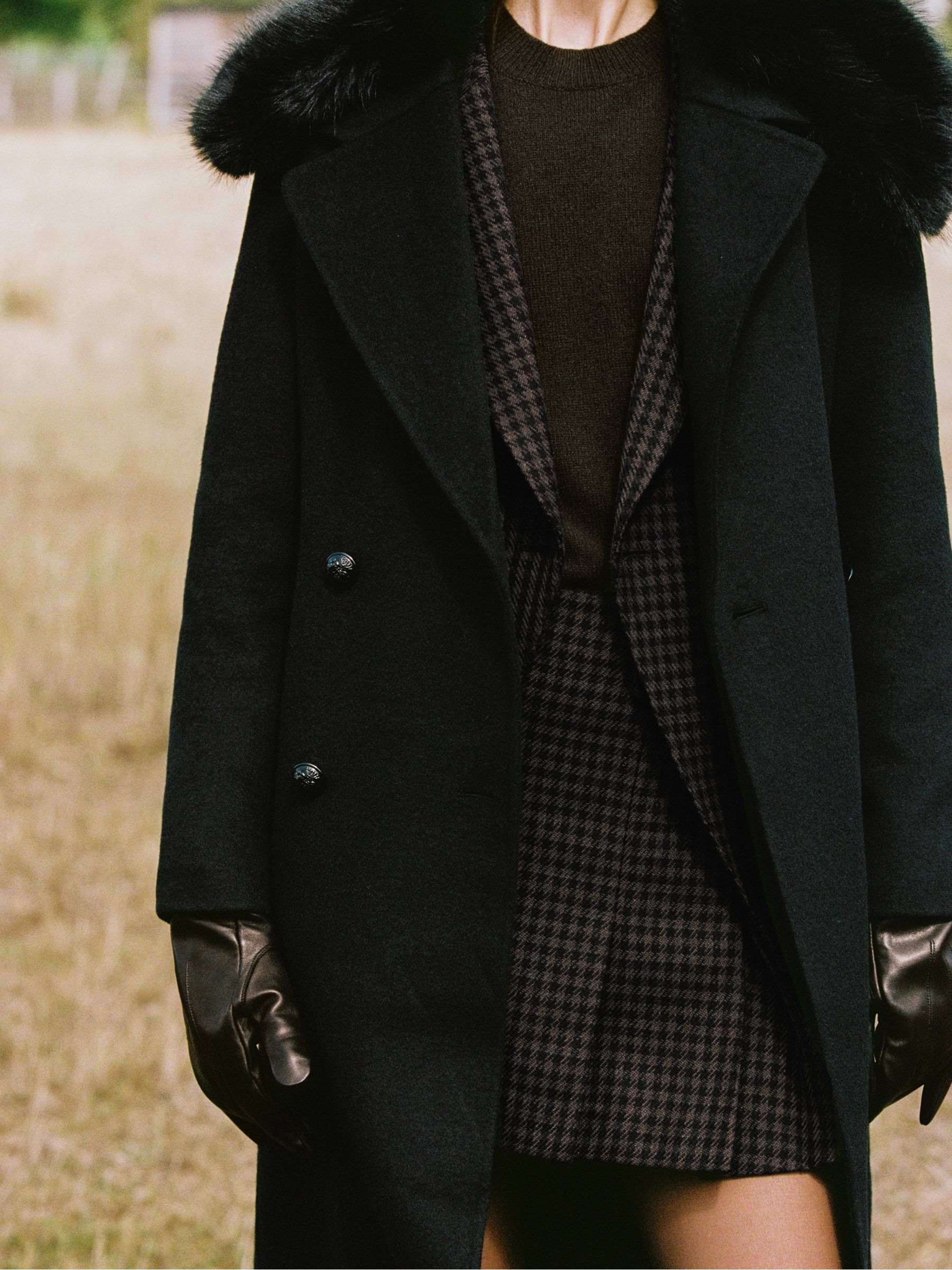 Detachable Faux-Fur Collar Coat Wool-Blend in Black - Image 4 of 7