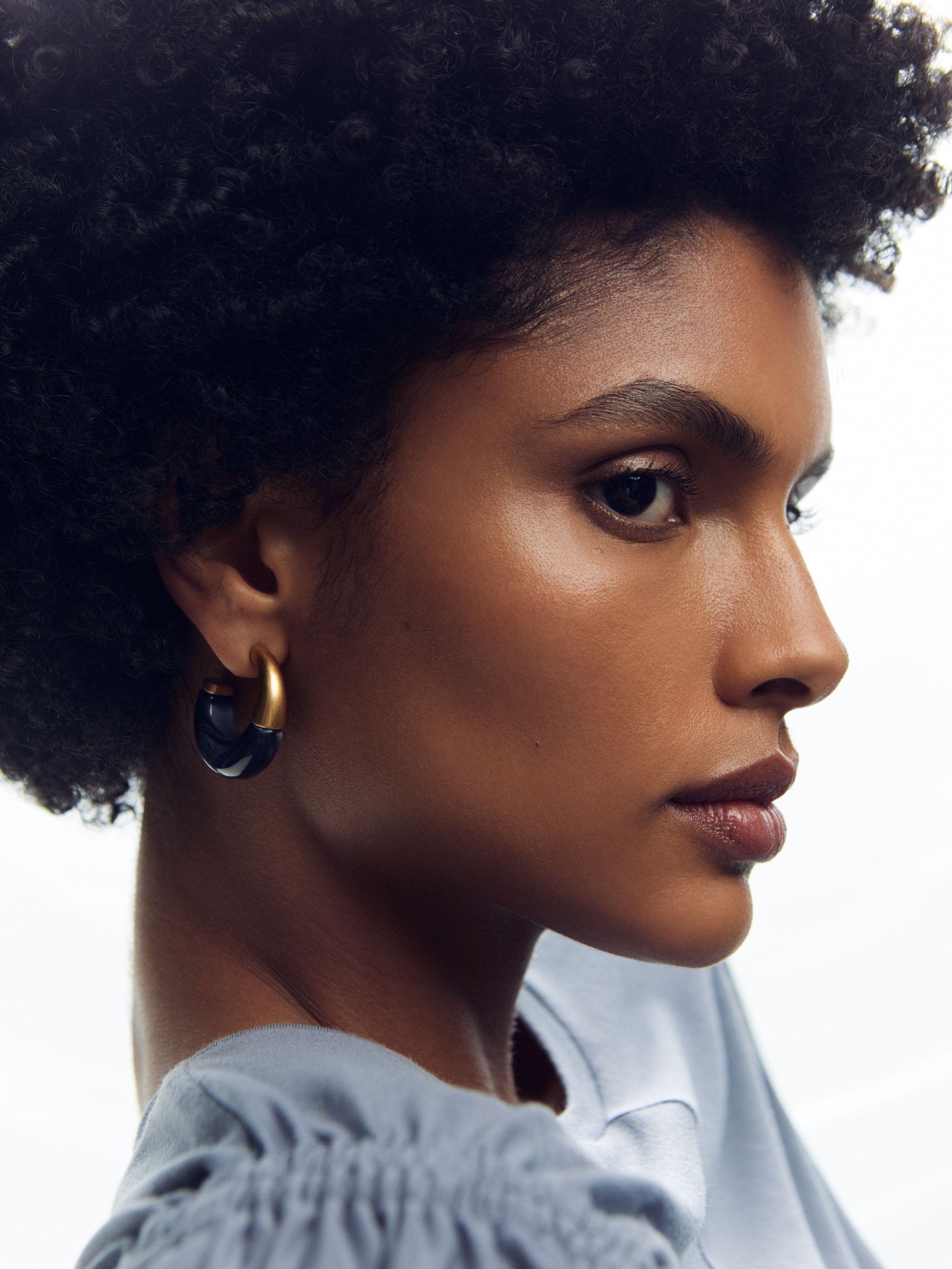 Tone Scoop Enamel Hoop Earrings in Gold - Image 4 of 5