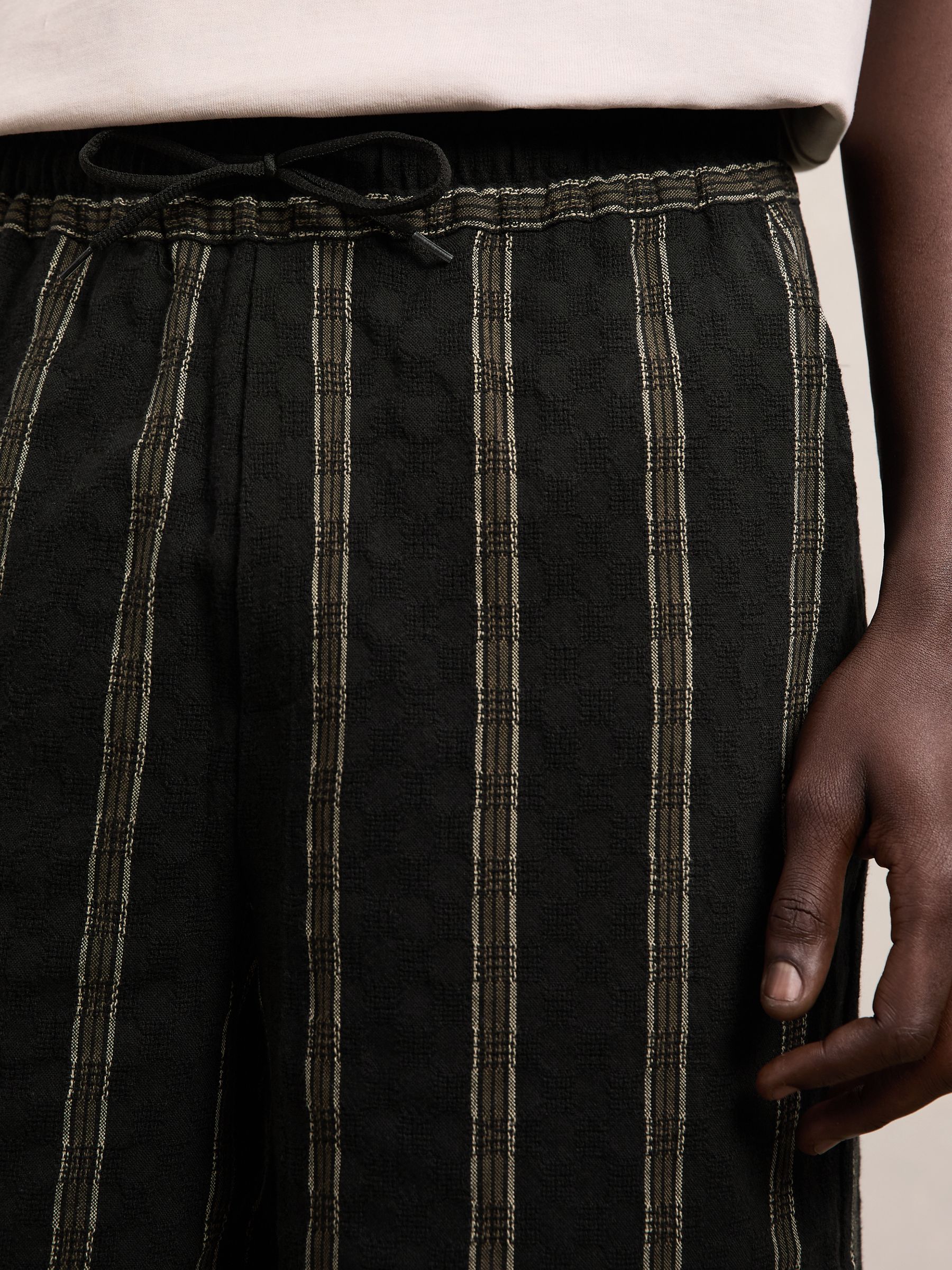 Les Deux Textured Stripe Shorts in Black - Image 3 of 5