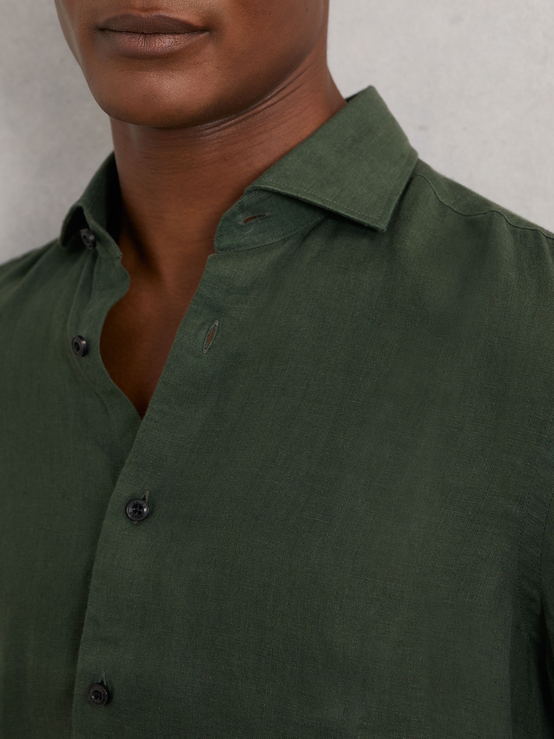 Linen Cutaway-Collar Shirt in Kale Green - Image 3 of 6