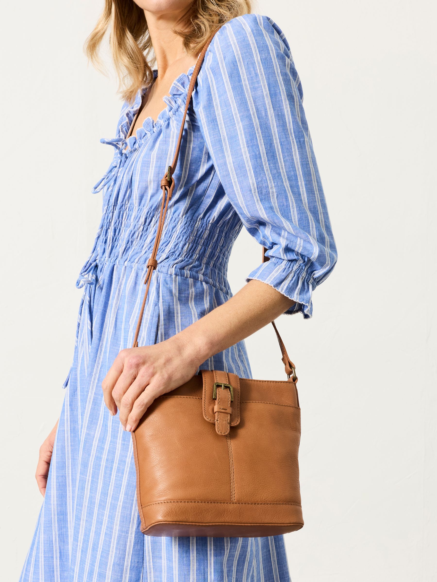 Tan Brown Leather Bucket Bag - Image 2 of 2 Tan Brown Leather Bucket Bag - Image 2 of 2