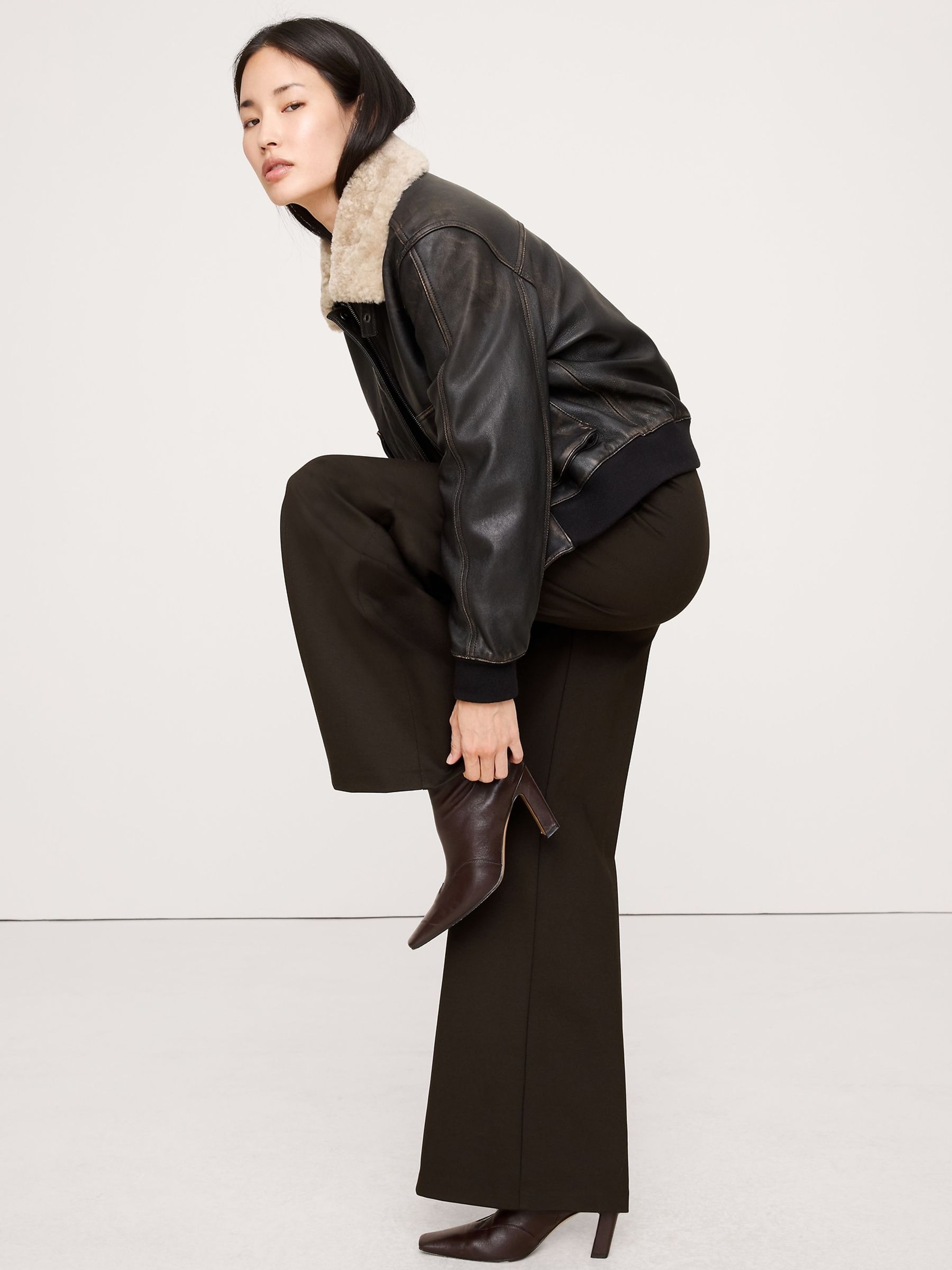 Banana Republic Brown High-Rise Wide-Leg Everywhere Ponte Pull On trousers - Image 4 of 5