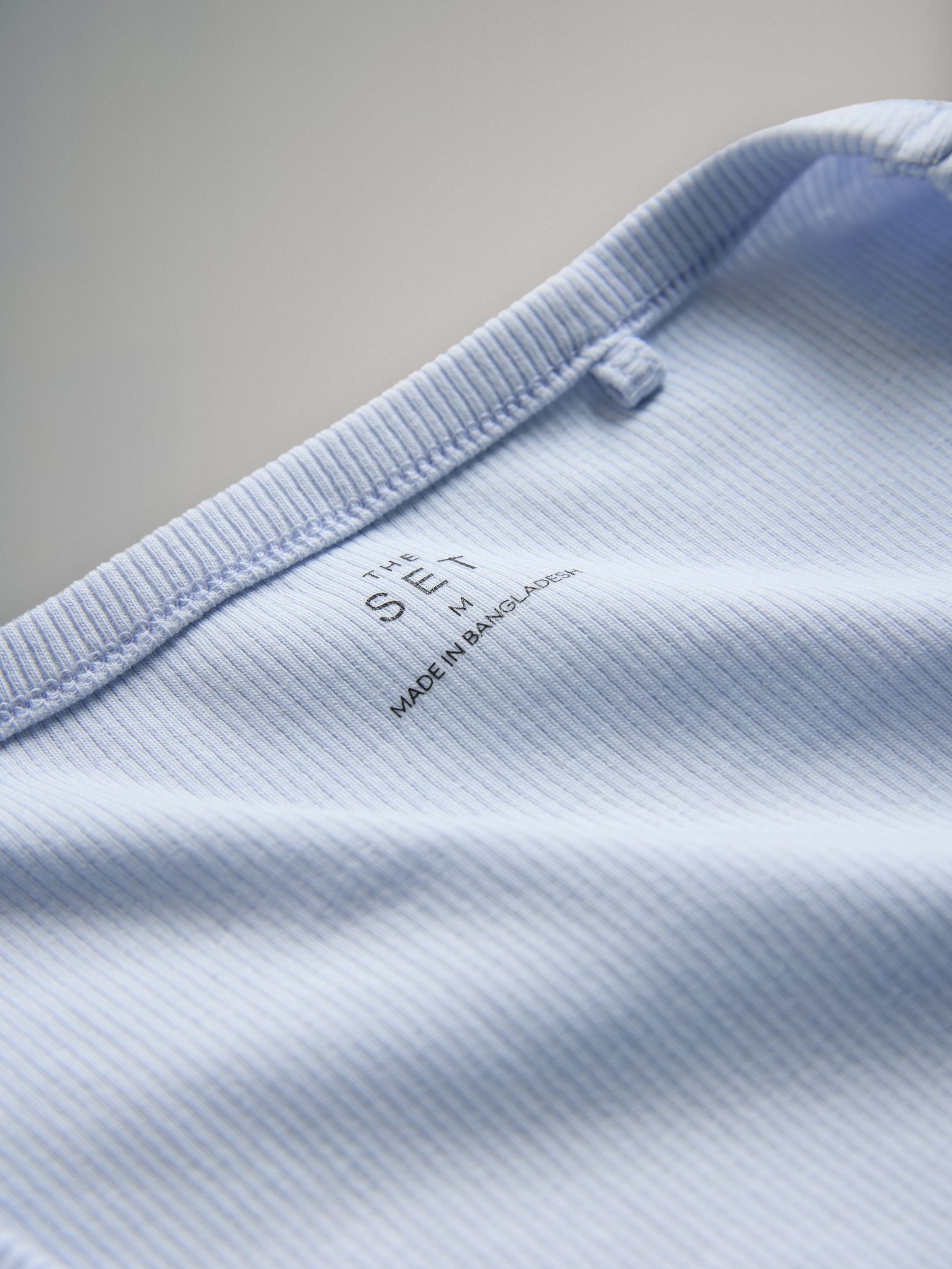 4 Pack V-Neck Ribbed Long Sleeve T-Shirts Navy/Blue/Light Blue/White - Image 6 of 6